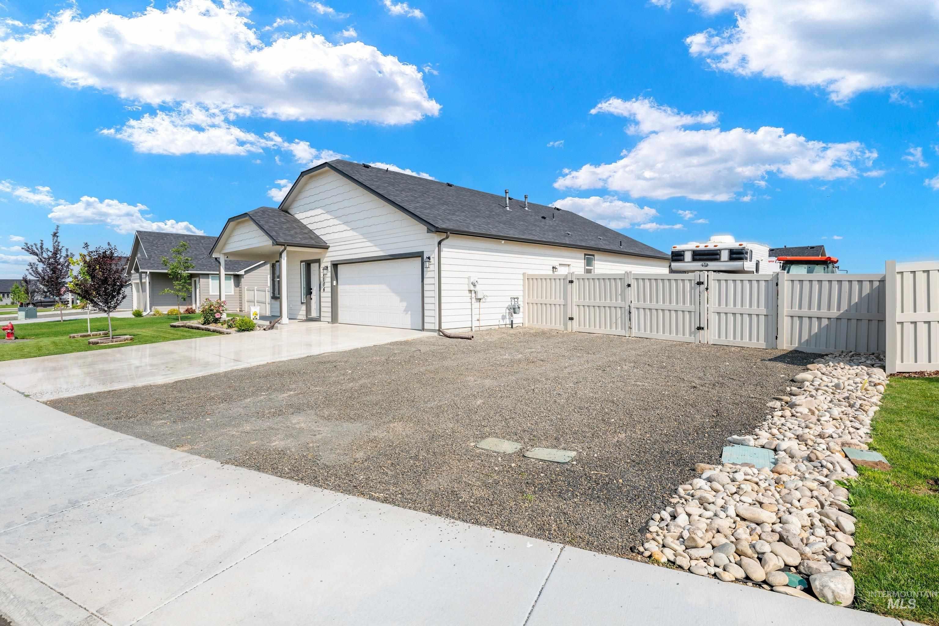 11106 Shadow Glen Dr, Caldwell, Idaho 83605, 3 Bedrooms, 2 Bathrooms, Residential For Sale, Price $424,900,MLS 98995219