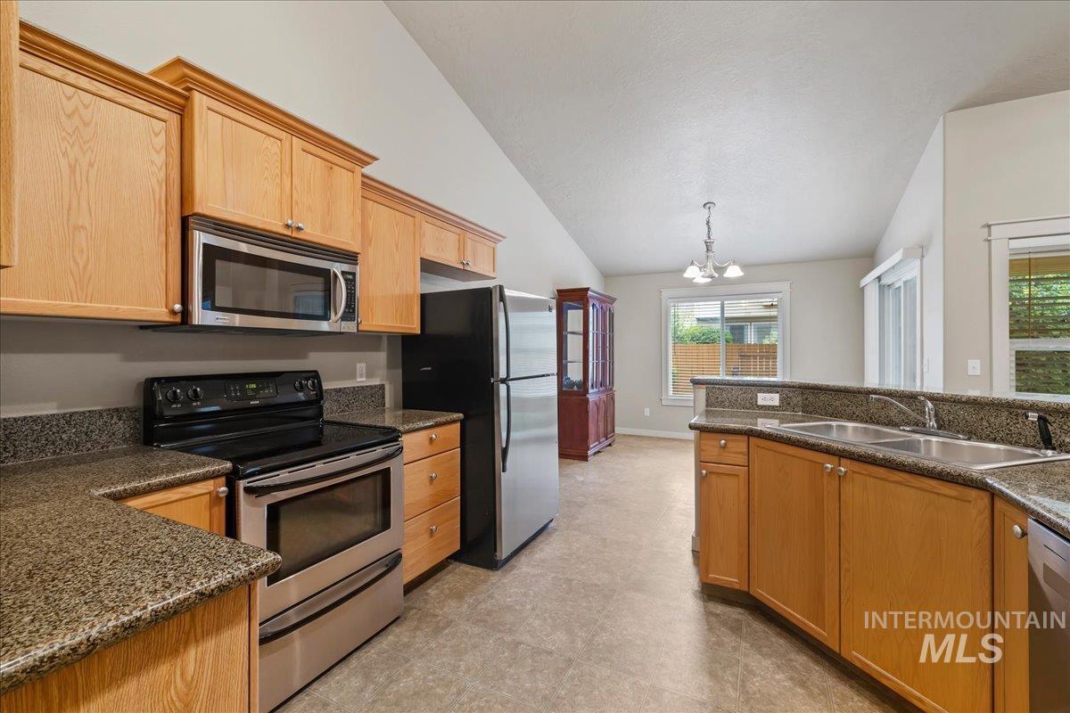 12387 W Winton St., Boise, Idaho 83709, 3 Bedrooms, 2 Bathrooms, Residential For Sale, Price $482,500,MLS 98995224