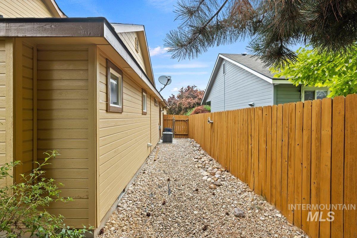 12387 W Winton St., Boise, Idaho 83709, 3 Bedrooms, 2 Bathrooms, Residential For Sale, Price $482,500,MLS 98995224
