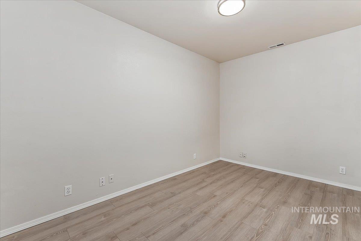 5704 S Moonflower Pl, Boise, Idaho 83716, 4 Bedrooms, 2 Bathrooms, Residential For Sale, Price $494,900,MLS 98995227