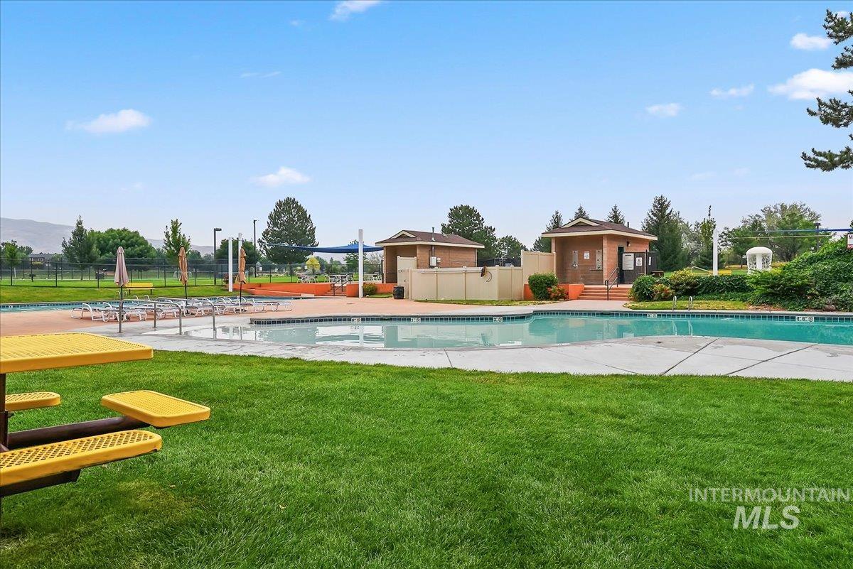 5704 S Moonflower Pl, Boise, Idaho 83716, 4 Bedrooms, 2 Bathrooms, Residential For Sale, Price $494,900,MLS 98995227