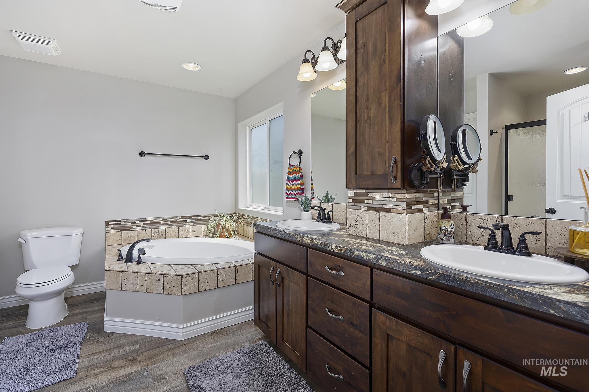 827 Lynx Dr, Jerome, Idaho 83338, 3 Bedrooms, 2 Bathrooms, Residential For Sale, Price $369,900, 98995230