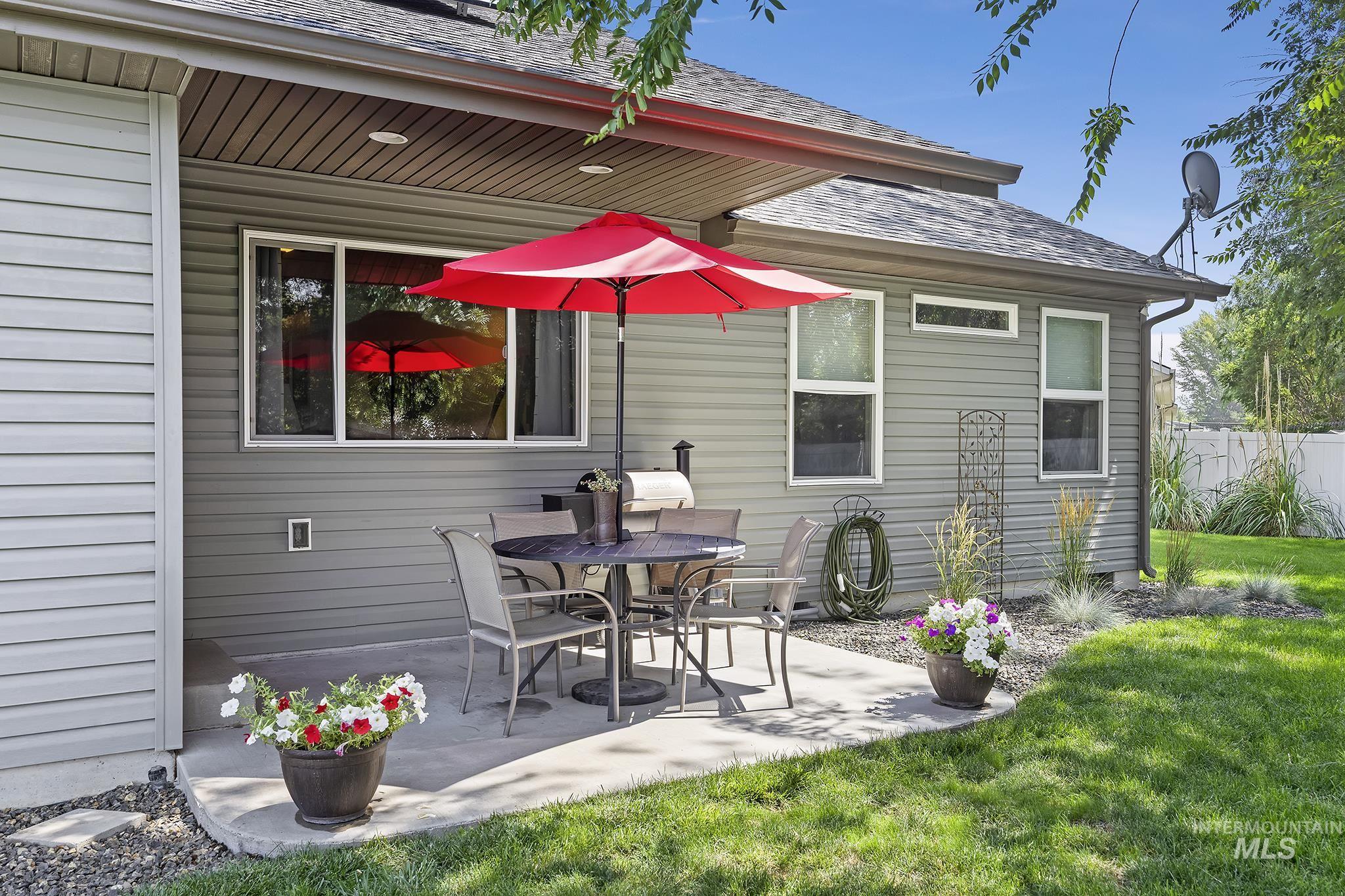 827 Lynx Dr, Jerome, Idaho 83338, 3 Bedrooms, 2 Bathrooms, Residential For Sale, Price $369,900, 98995230