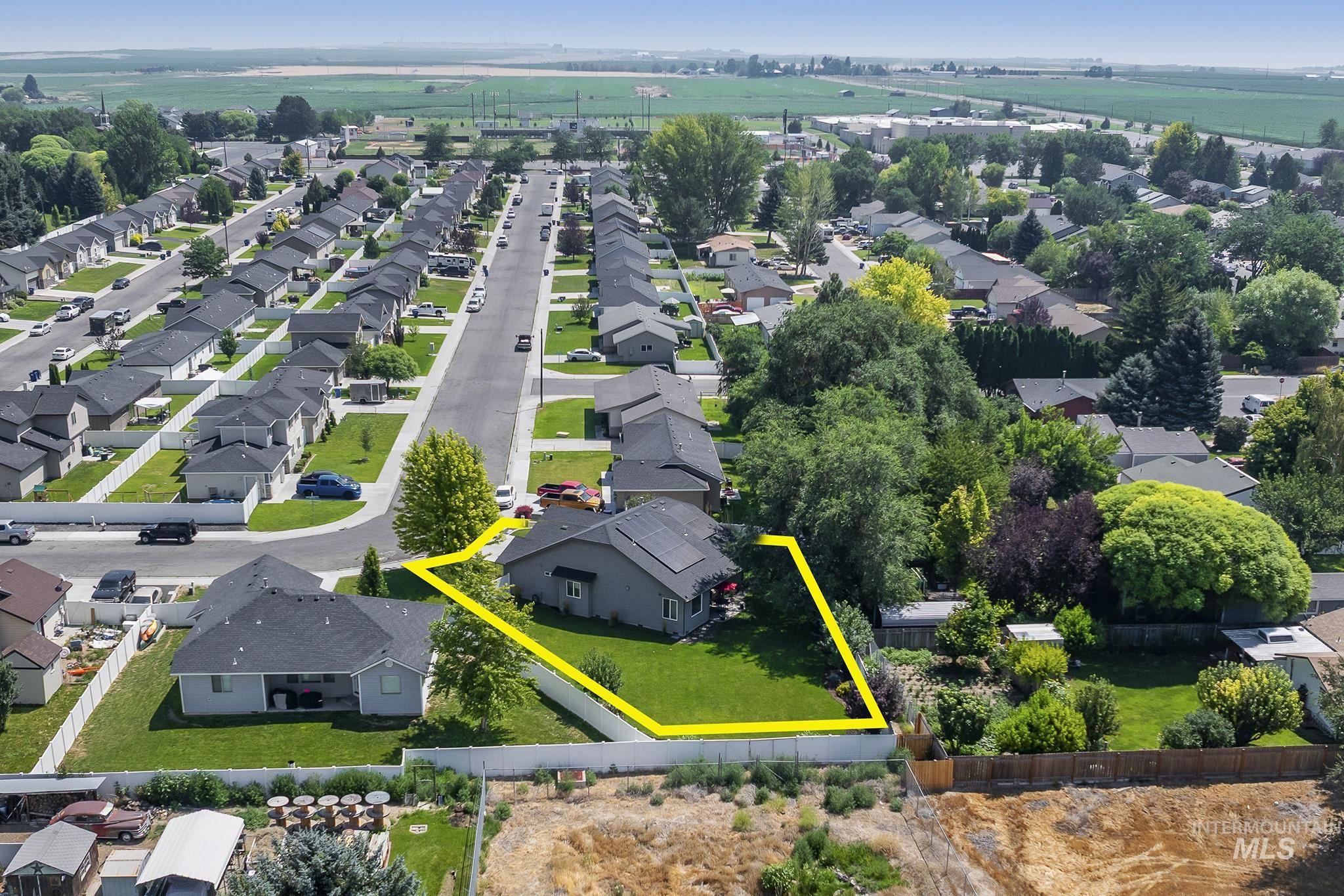 827 Lynx Dr, Jerome, Idaho 83338, 3 Bedrooms, 2 Bathrooms, Residential For Sale, Price $369,900, 98995230