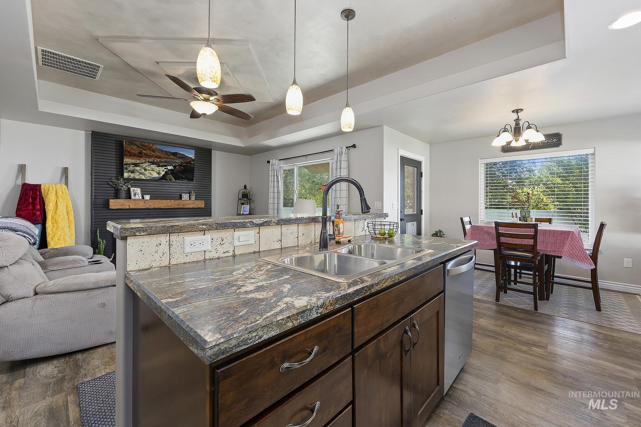 827 Lynx Dr, Jerome, Idaho 83338, 3 Bedrooms, 2 Bathrooms, Residential For Sale, Price $369,900, 98995230