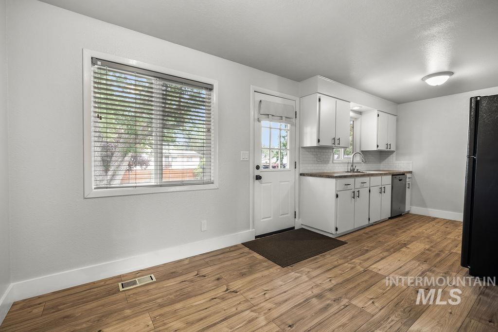 4105 N Liesel Place, Boise, Idaho 83704, 3 Bedrooms, 2 Bathrooms, Residential For Sale, Price $499,990, 98995234