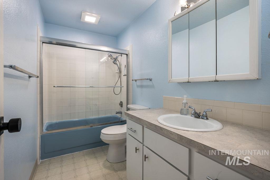 4105 N Liesel Place, Boise, Idaho 83704, 3 Bedrooms, 2 Bathrooms, Residential For Sale, Price $499,990, 98995234