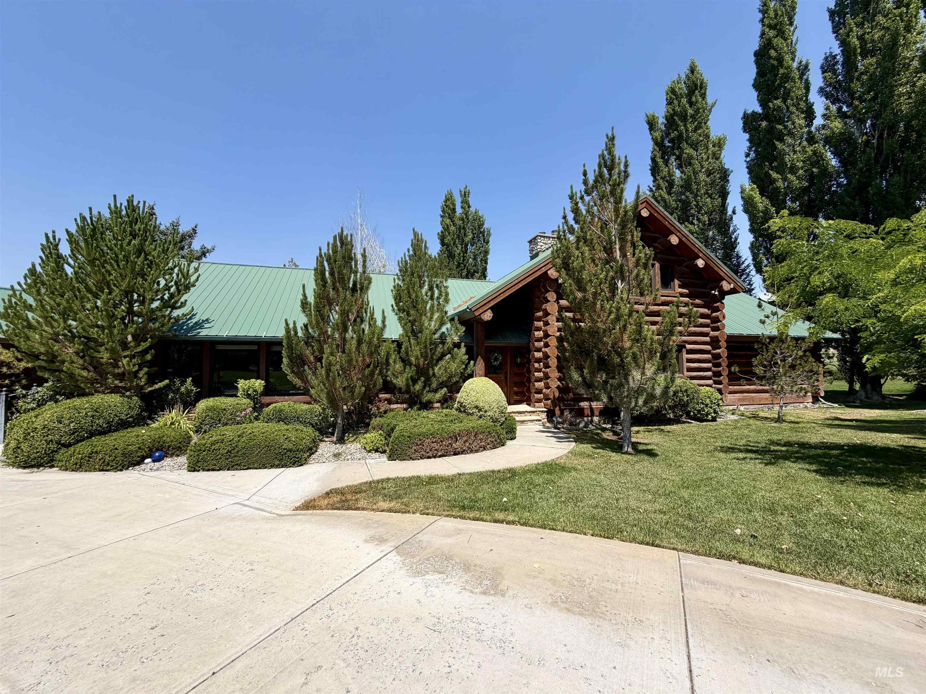 4139 Creekview Drive, Twin Falls, Idaho 83301, 3 Bedrooms, 3 Bathrooms, Residential For Sale, Price $849,900, 98995238