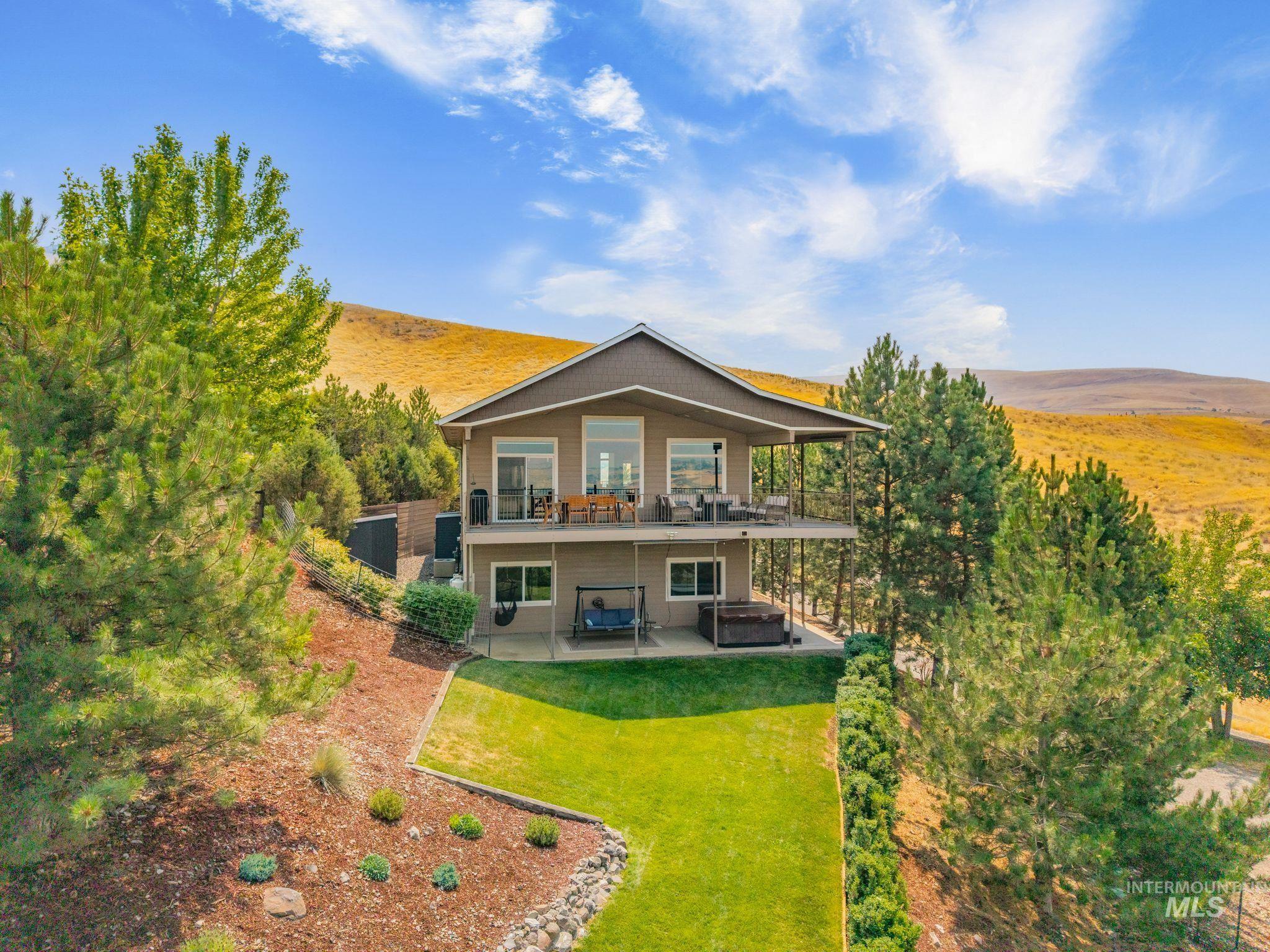 602 Quarry Rd., Asotin, Washington 99402, 3 Bedrooms, 2.5 Bathrooms, Residential For Sale, Price $665,000, 98995242