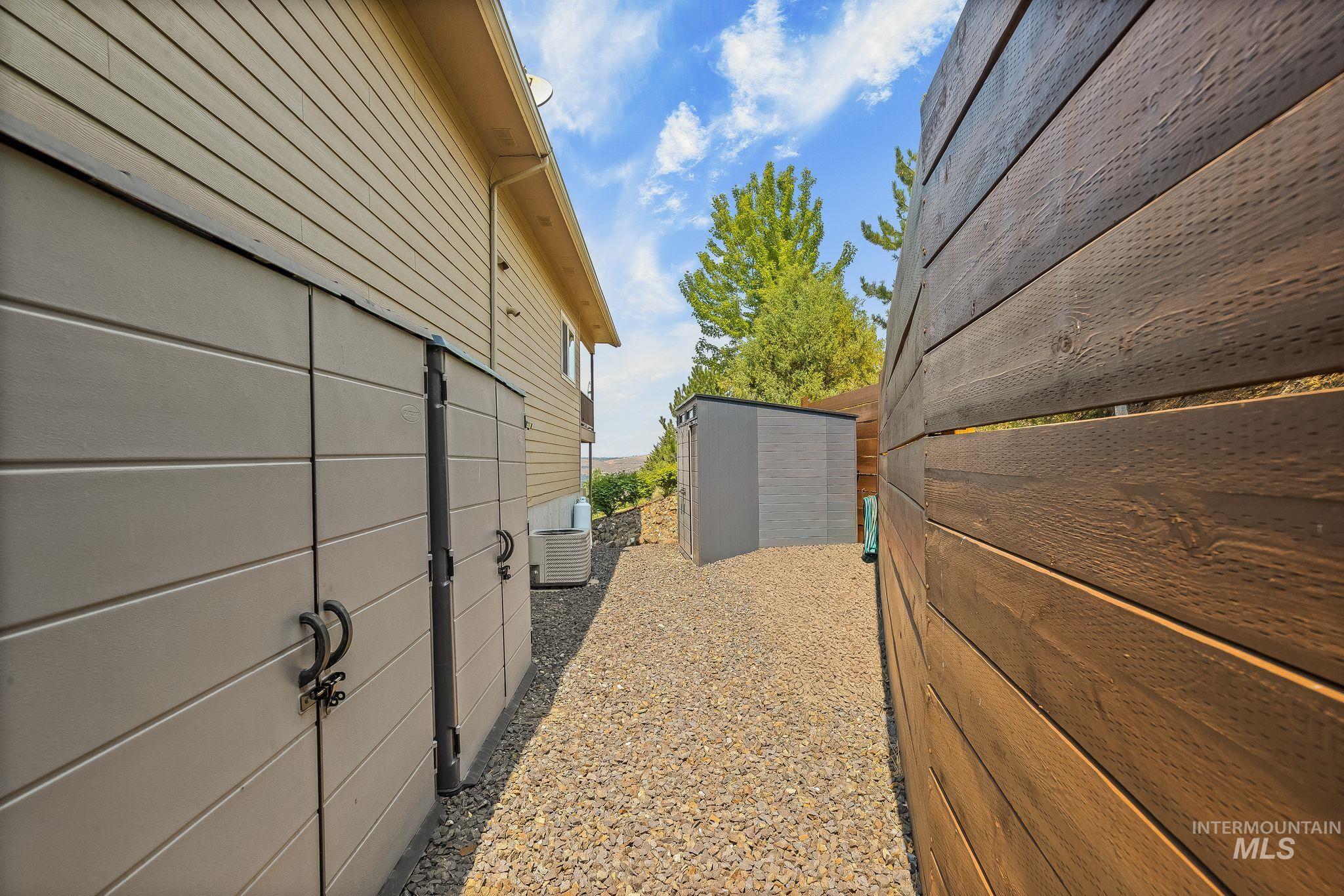 602 Quarry Rd., Asotin, Washington 99402, 3 Bedrooms, 2.5 Bathrooms, Residential For Sale, Price $665,000, 98995242