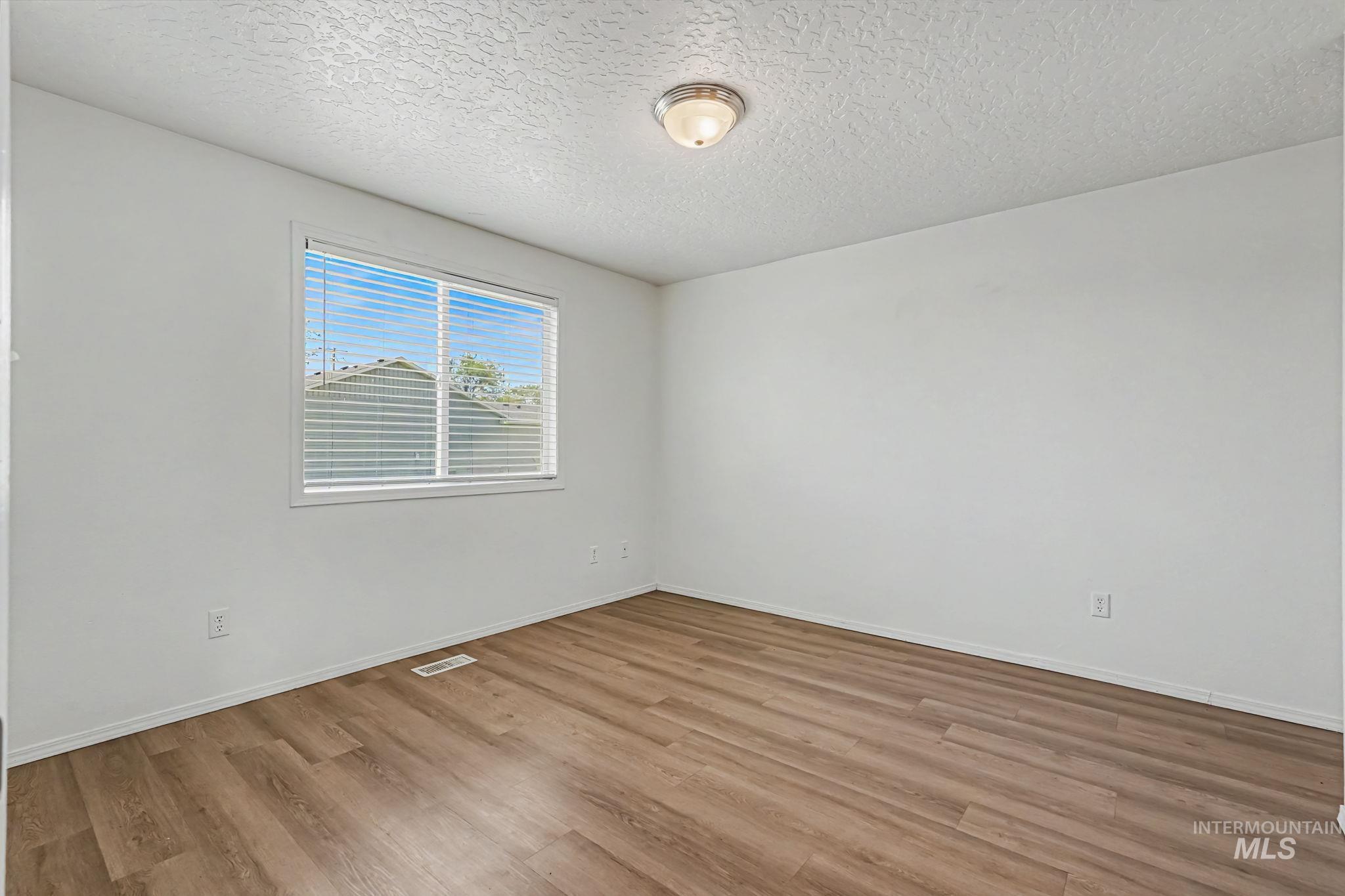 936 Shoshone Ave, Nampa, Idaho 83651, 3 Bedrooms, 2 Bathrooms, Residential For Sale, Price $300,000, 98995245