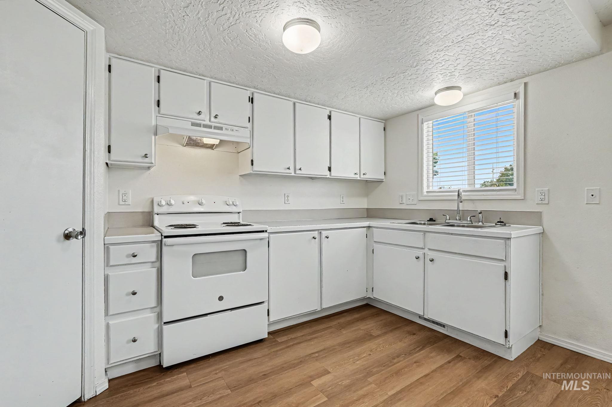 936 Shoshone Ave, Nampa, Idaho 83651, 3 Bedrooms, 2 Bathrooms, Residential For Sale, Price $300,000, 98995245
