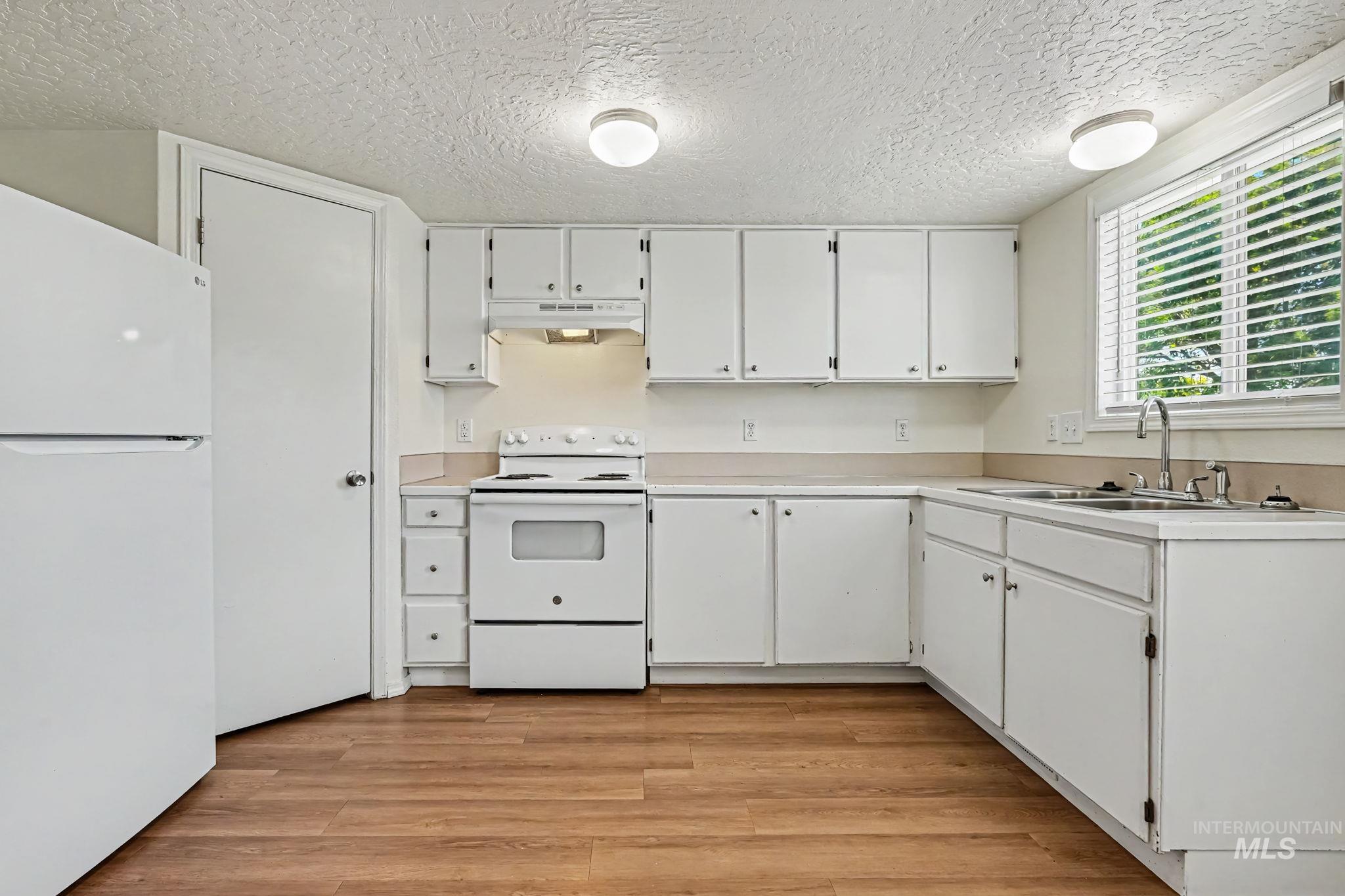 936 Shoshone Ave, Nampa, Idaho 83651, 3 Bedrooms, 2 Bathrooms, Residential For Sale, Price $300,000, 98995245
