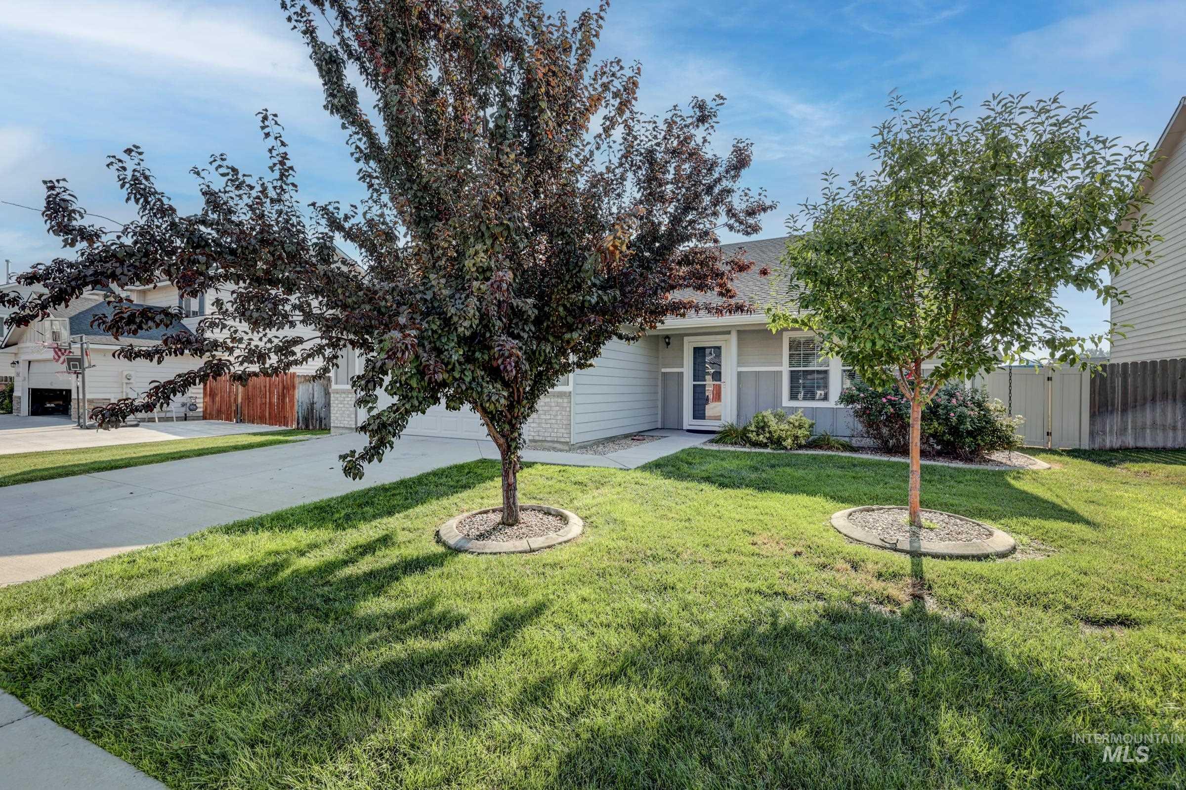 2526 N Honeysuckle Way, Kuna, Idaho 83634, 3 Bedrooms, 2 Bathrooms, Residential For Sale, Price $428,000, 98995247