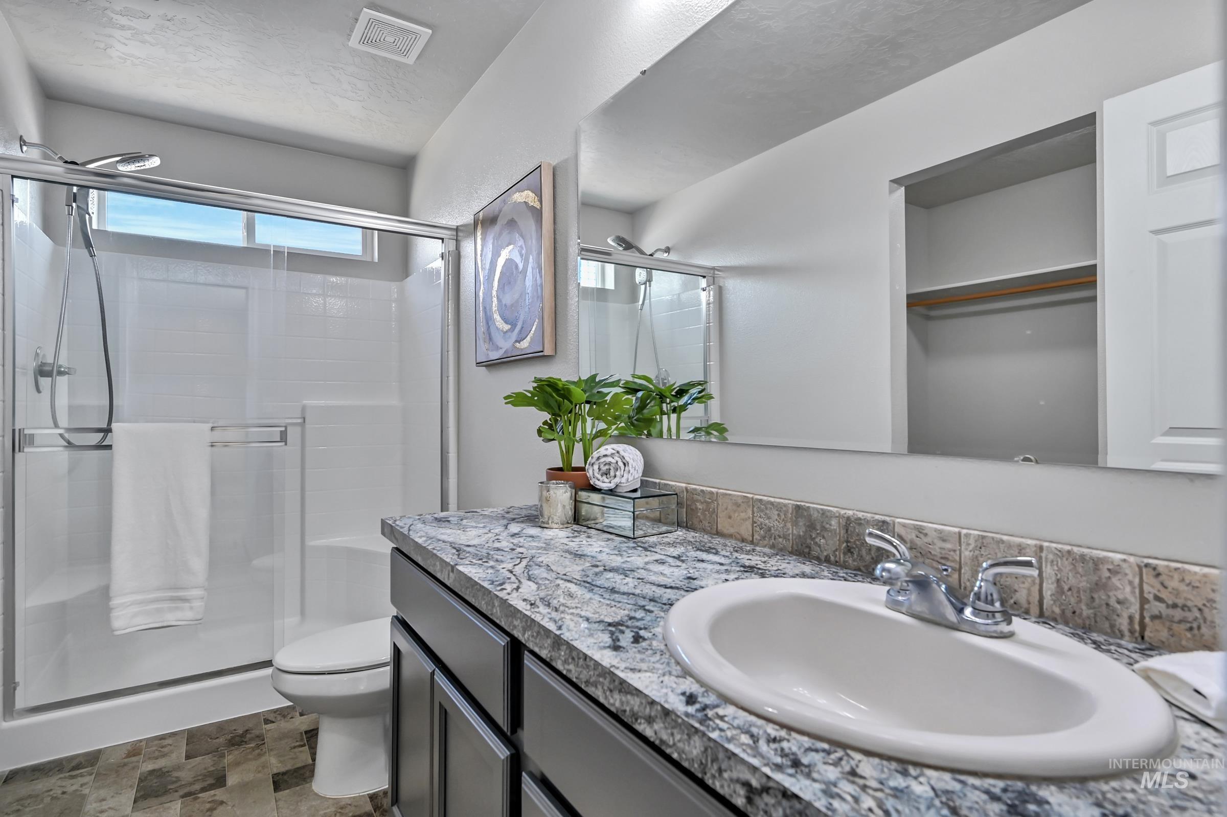 2526 N Honeysuckle Way, Kuna, Idaho 83634, 3 Bedrooms, 2 Bathrooms, Residential For Sale, Price $428,000, 98995247