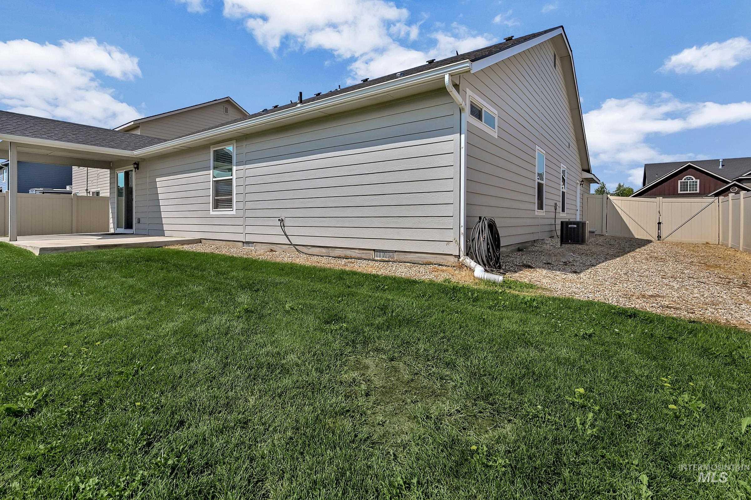 2526 N Honeysuckle Way, Kuna, Idaho 83634, 3 Bedrooms, 2 Bathrooms, Residential For Sale, Price $428,000, 98995247