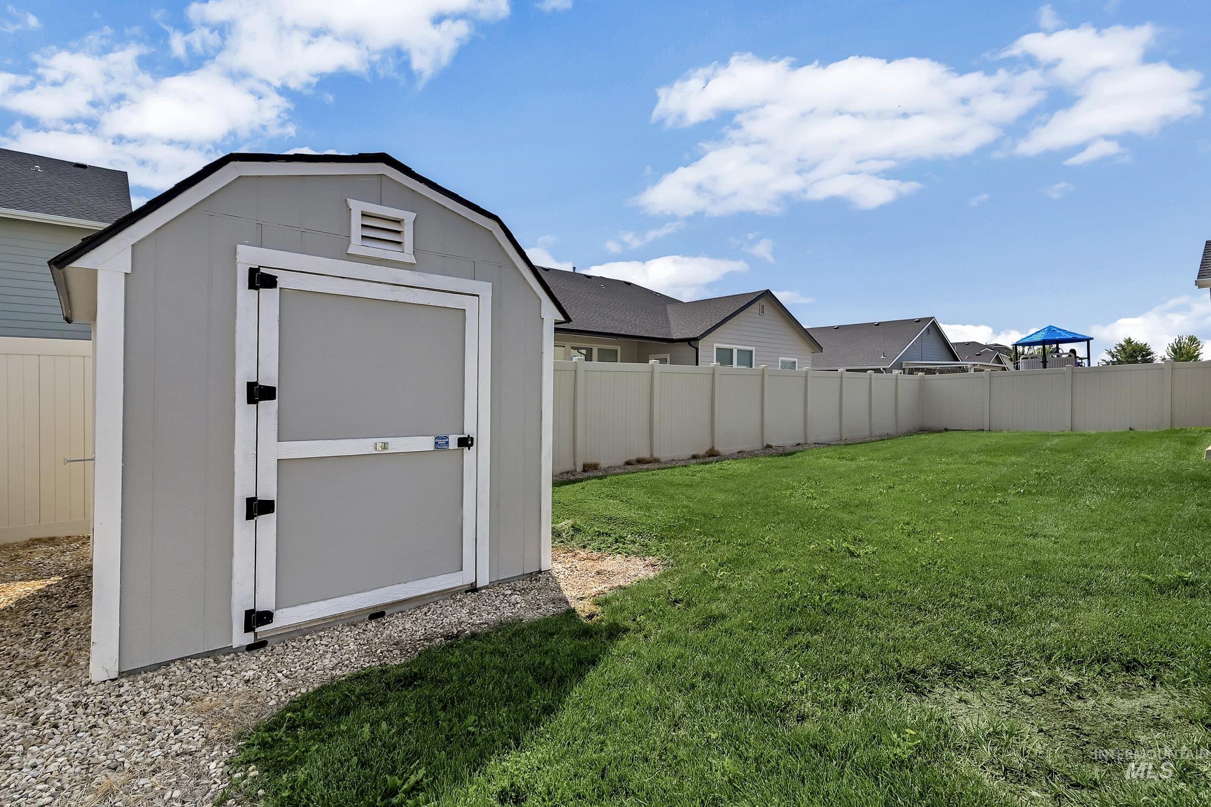 2526 N Honeysuckle Way, Kuna, Idaho 83634, 3 Bedrooms, 2 Bathrooms, Residential For Sale, Price $428,000, 98995247
