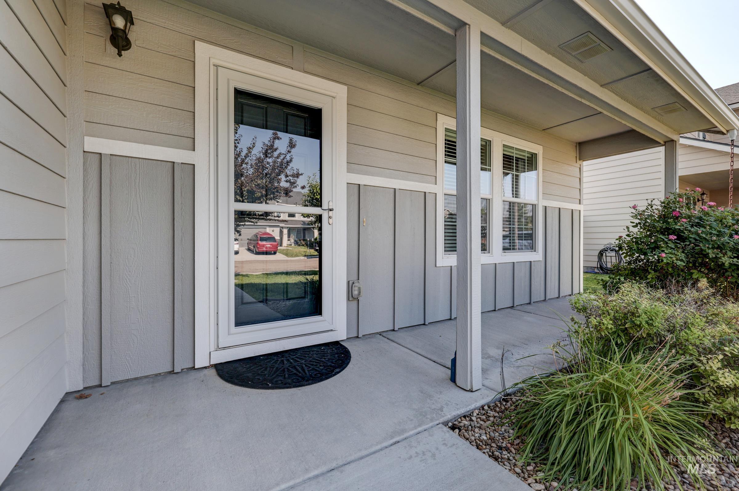 2526 N Honeysuckle Way, Kuna, Idaho 83634, 3 Bedrooms, 2 Bathrooms, Residential For Sale, Price $428,000, 98995247