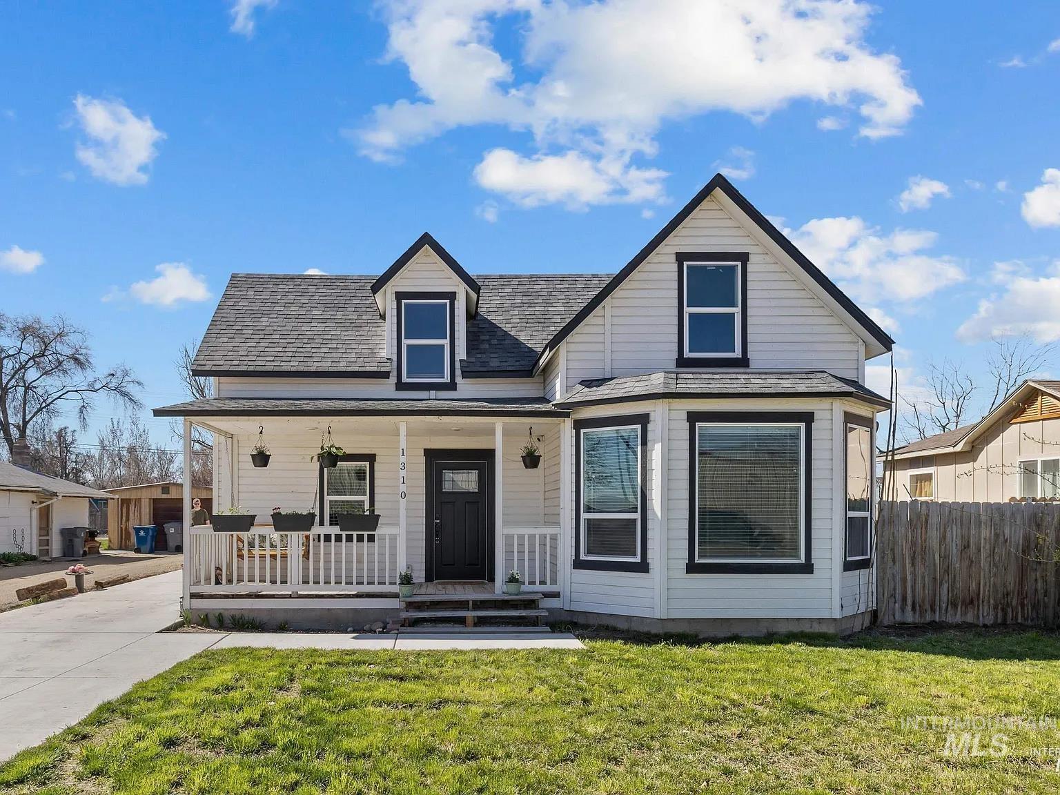 1310 E Chicago St, Caldwell, Idaho 83605, 4 Bedrooms, 2 Bathrooms, Residential For Sale, Price $399,900, 98995255