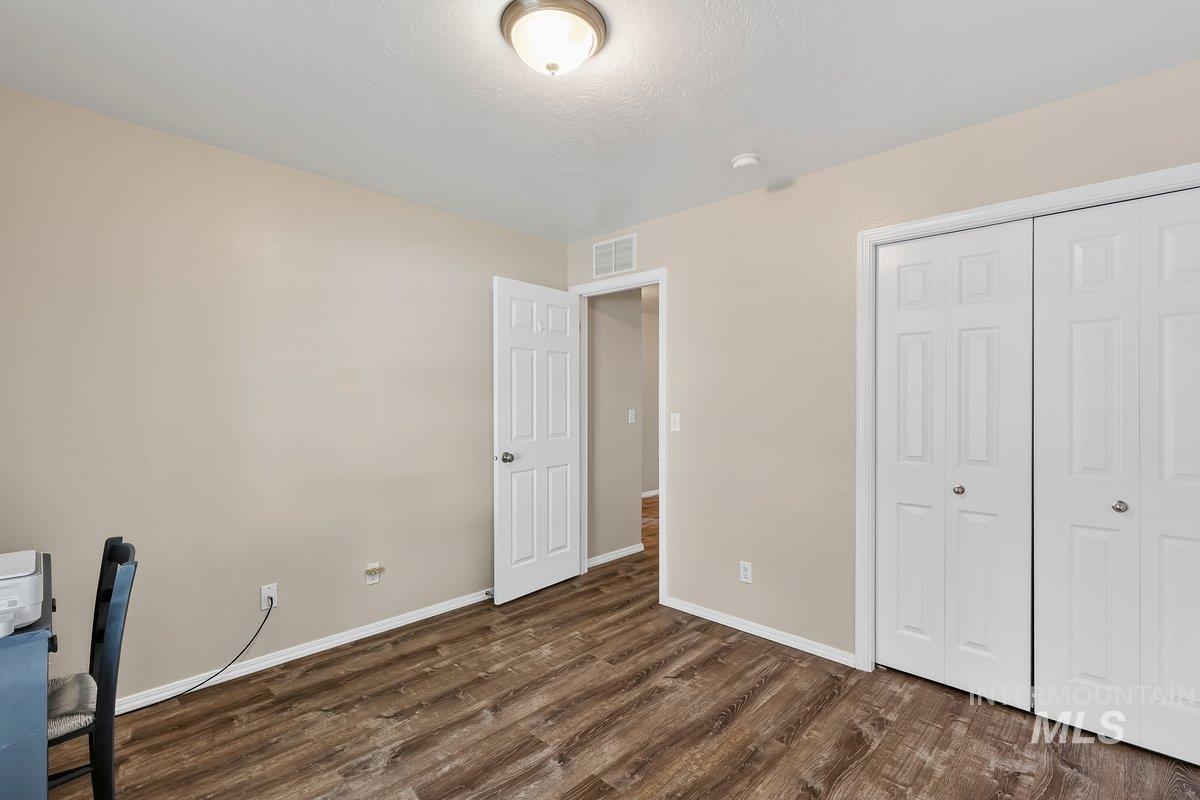 42 S Lemhi Drive, Nampa, Idaho 83651, 4 Bedrooms, 2 Bathrooms, Residential For Sale, Price $427,900,MLS 98995263