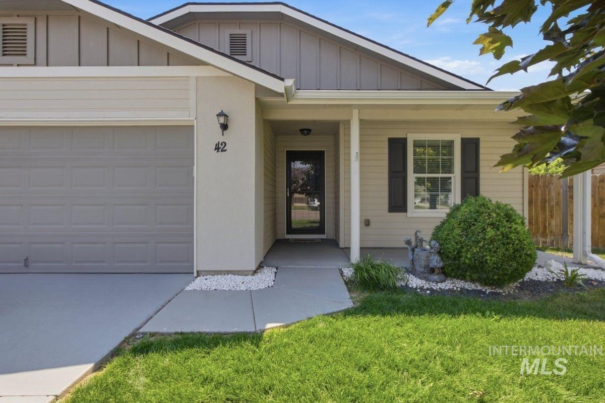 42 S Lemhi Drive, Nampa, Idaho 83651, 4 Bedrooms, 2 Bathrooms, Residential For Sale, Price $427,900,MLS 98995263