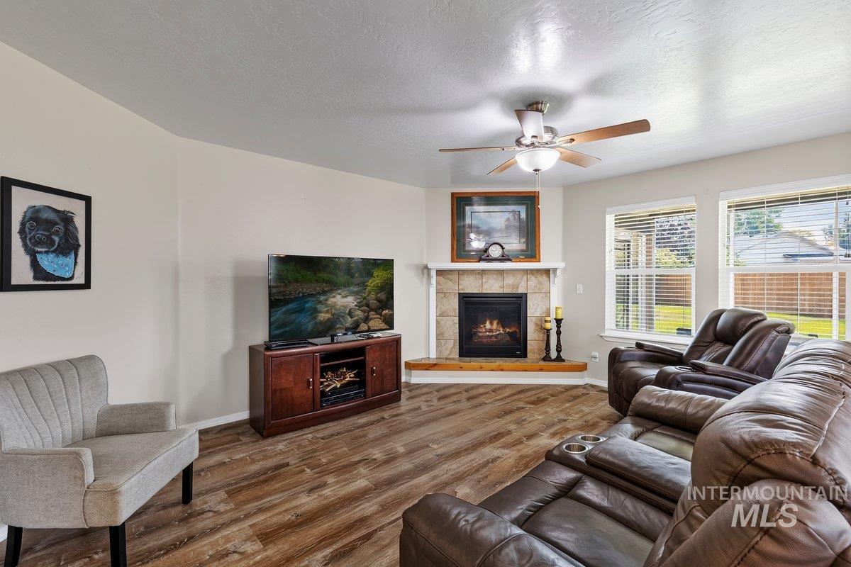 42 S Lemhi Drive, Nampa, Idaho 83651, 4 Bedrooms, 2 Bathrooms, Residential For Sale, Price $427,900,MLS 98995263