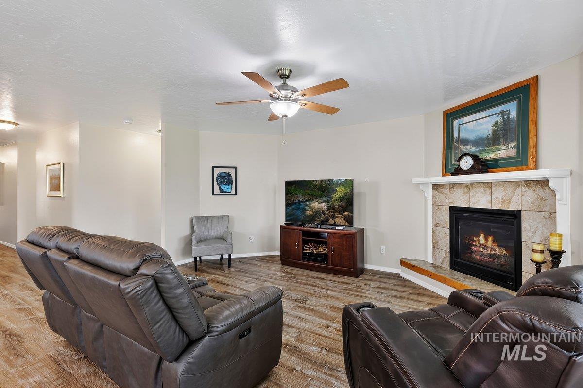 42 S Lemhi Drive, Nampa, Idaho 83651, 4 Bedrooms, 2 Bathrooms, Residential For Sale, Price $427,900,MLS 98995263