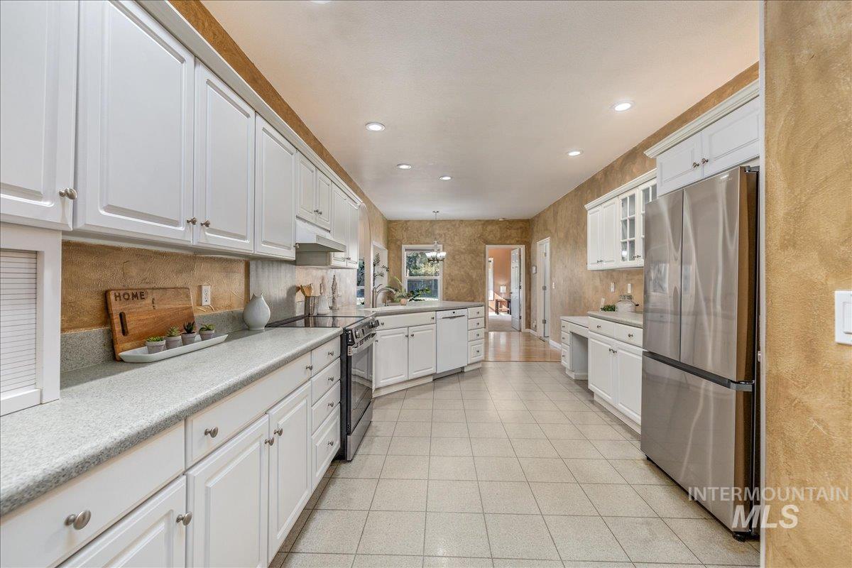 1731 E Myrtle Beach Ct, Eagle, Idaho 83616, 4 Bedrooms, 3.5 Bathrooms, Residential For Sale, Price $600,000, 98995264