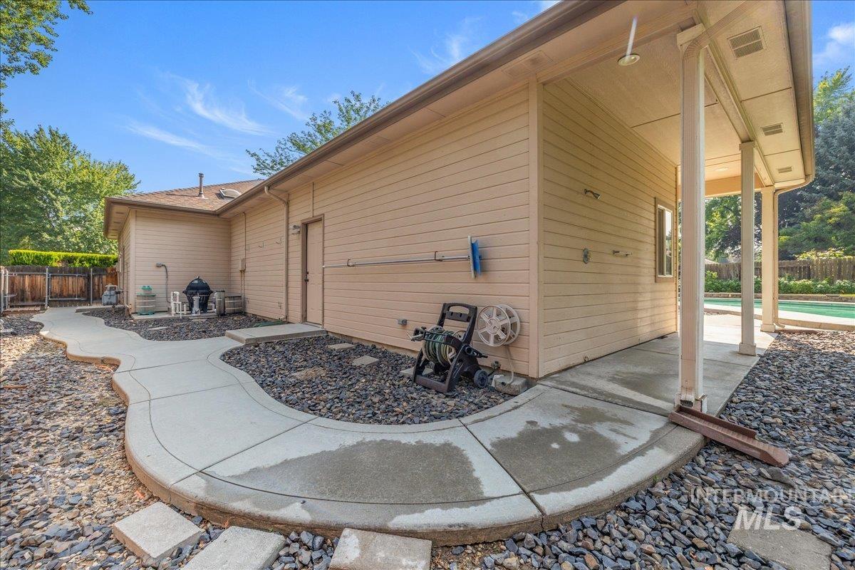 1731 E Myrtle Beach Ct, Eagle, Idaho 83616, 4 Bedrooms, 3.5 Bathrooms, Residential For Sale, Price $600,000, 98995264