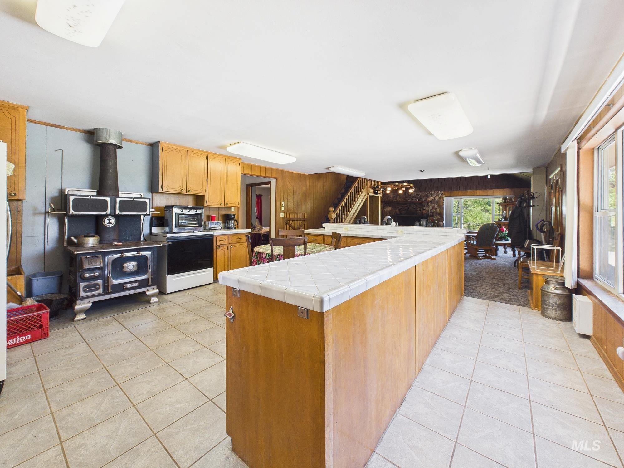 17 Lem Ct, High Valley, Idaho 83611, 2 Bedrooms, 1 Bathroom, Residential For Sale, Price $350,000, 98995265