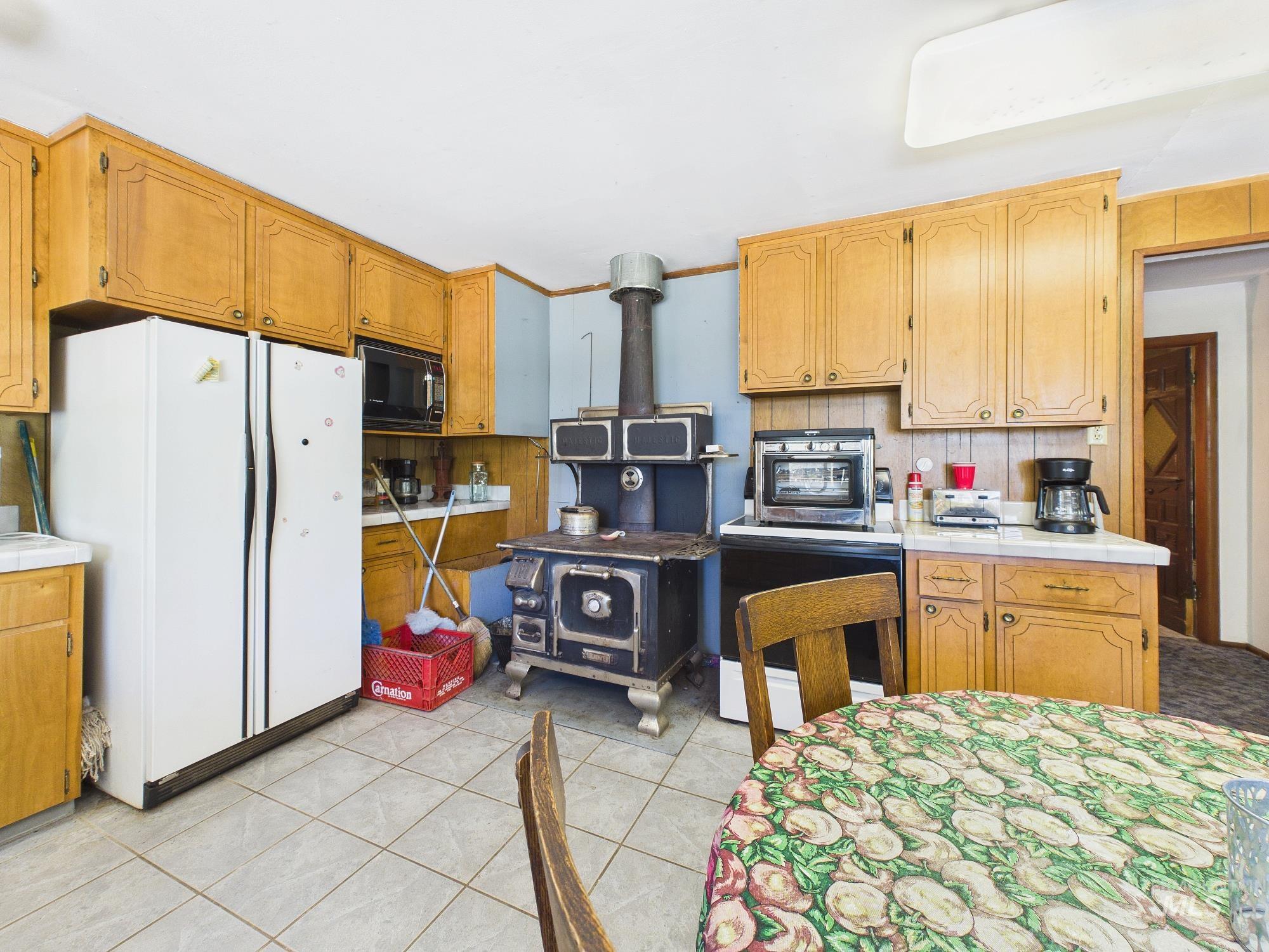 17 Lem Ct, High Valley, Idaho 83611, 2 Bedrooms, 1 Bathroom, Residential For Sale, Price $350,000, 98995265