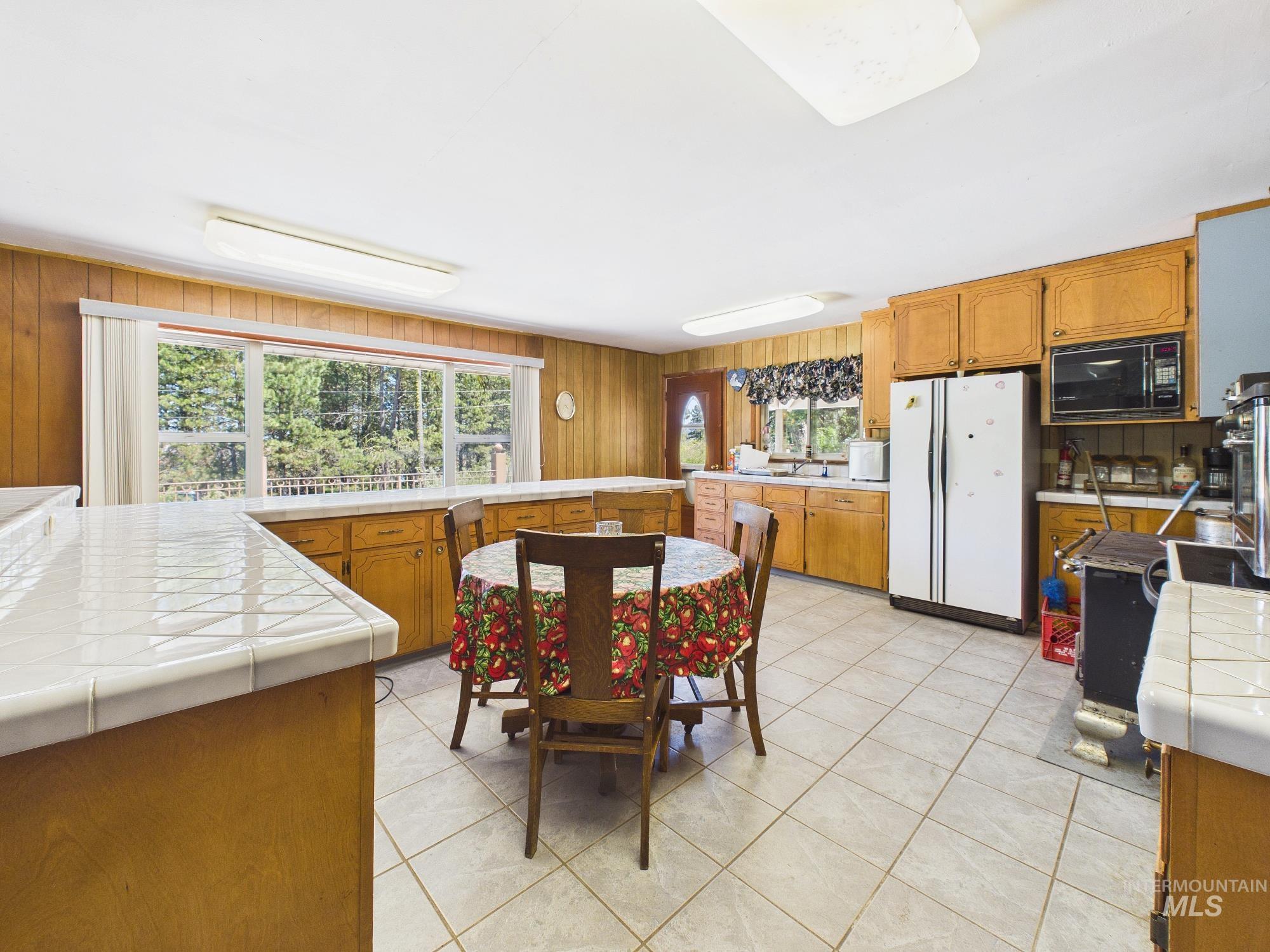 17 Lem Ct, High Valley, Idaho 83611, 2 Bedrooms, 1 Bathroom, Residential For Sale, Price $350,000, 98995265