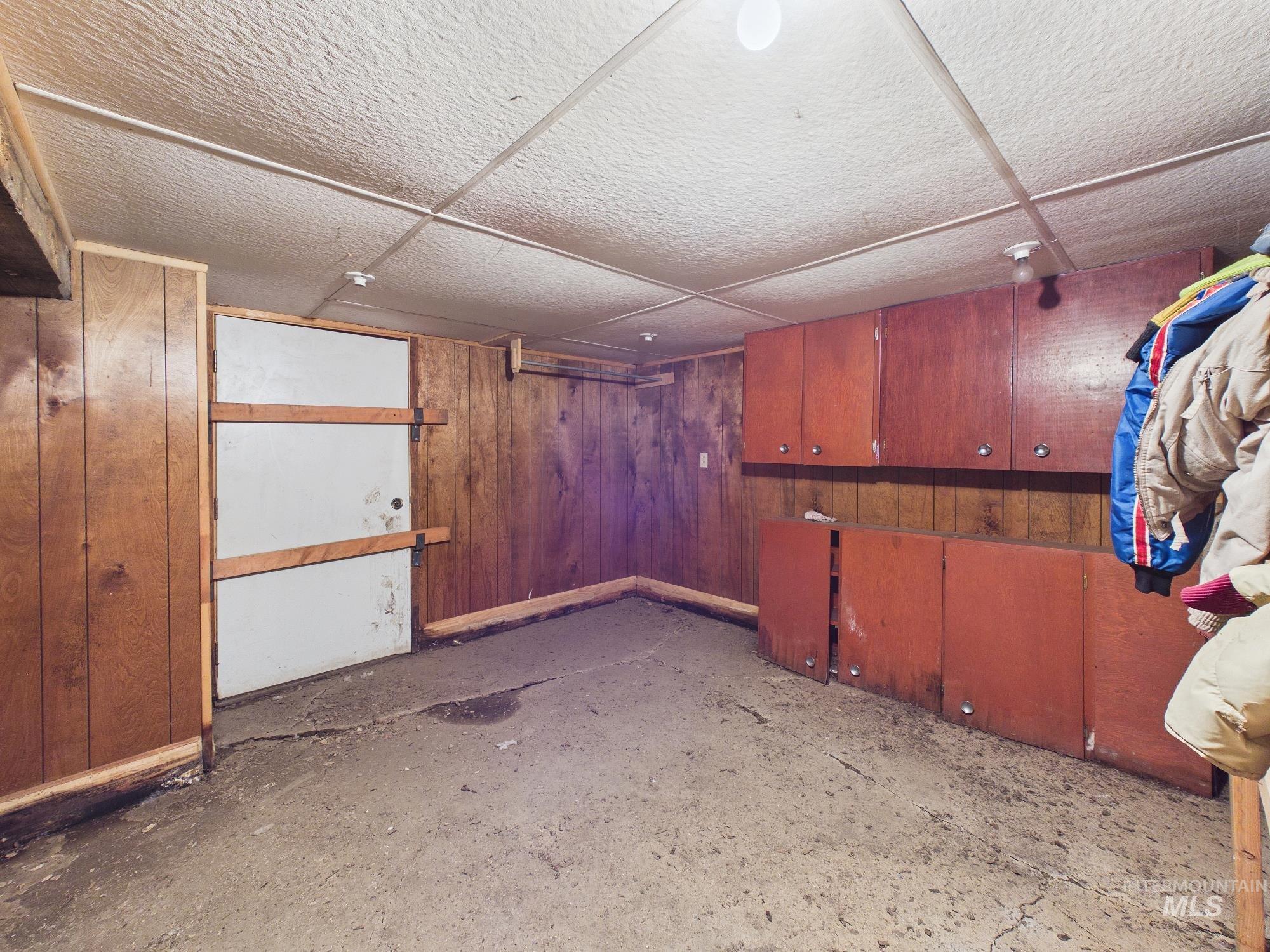 17 Lem Ct, High Valley, Idaho 83611, 2 Bedrooms, 1 Bathroom, Residential For Sale, Price $350,000, 98995265