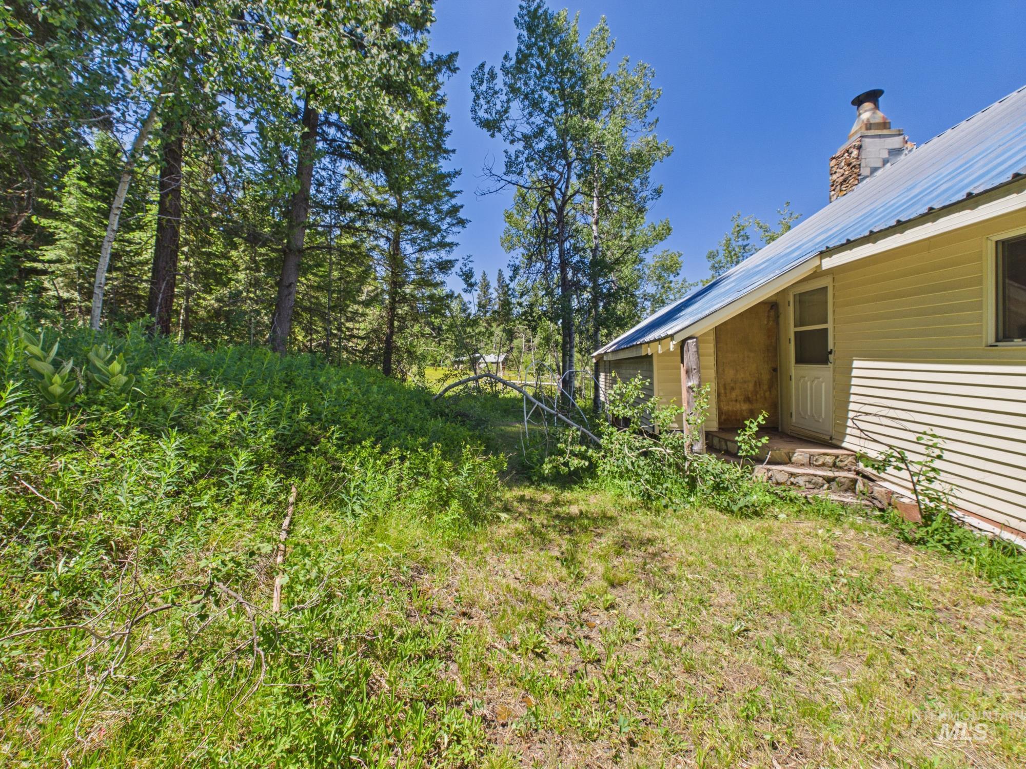 17 Lem Ct, High Valley, Idaho 83611, 2 Bedrooms, 1 Bathroom, Residential For Sale, Price $350,000, 98995265