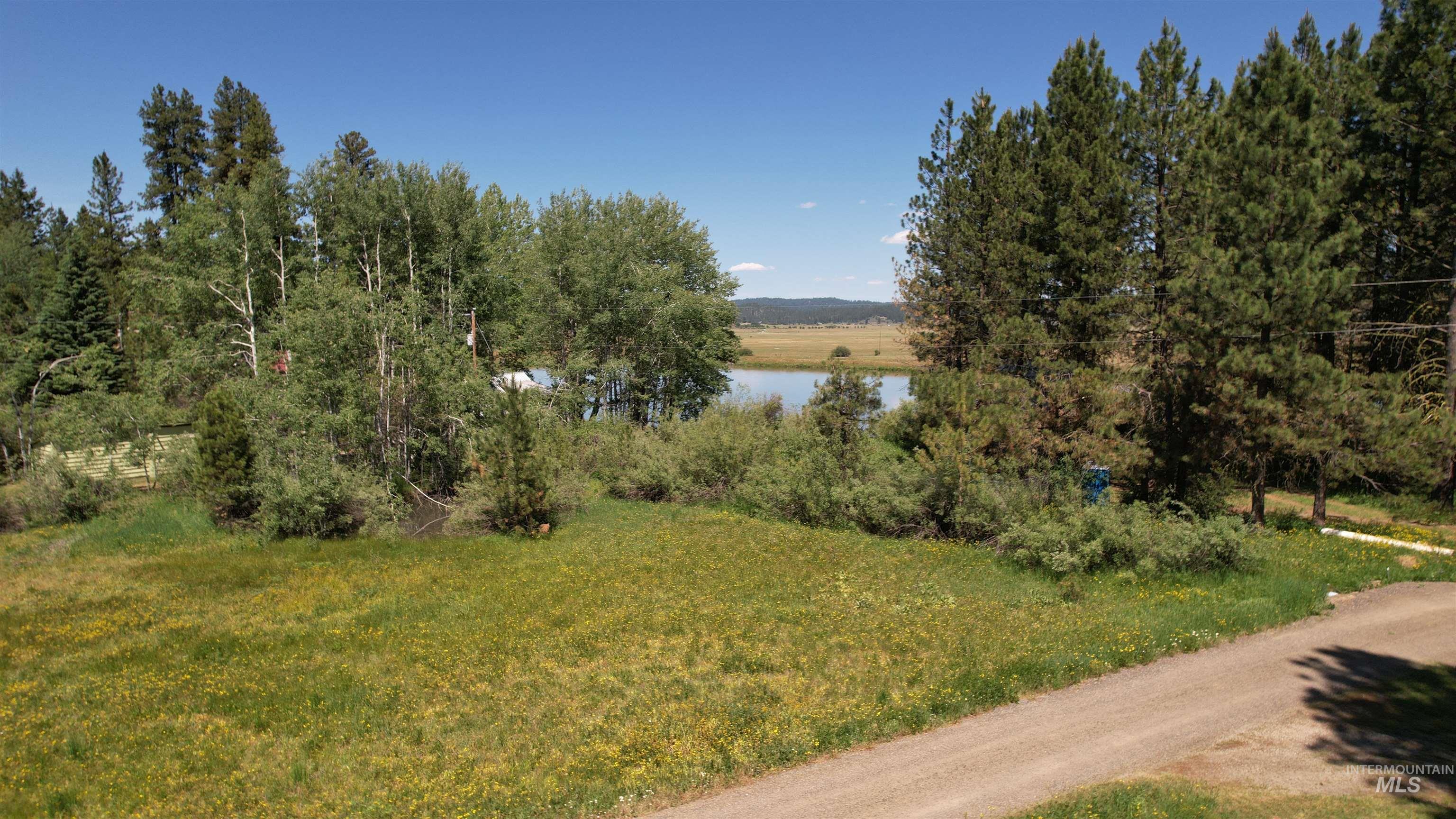 17 Lem Ct, High Valley, Idaho 83611, 2 Bedrooms, 1 Bathroom, Residential For Sale, Price $350,000, 98995265