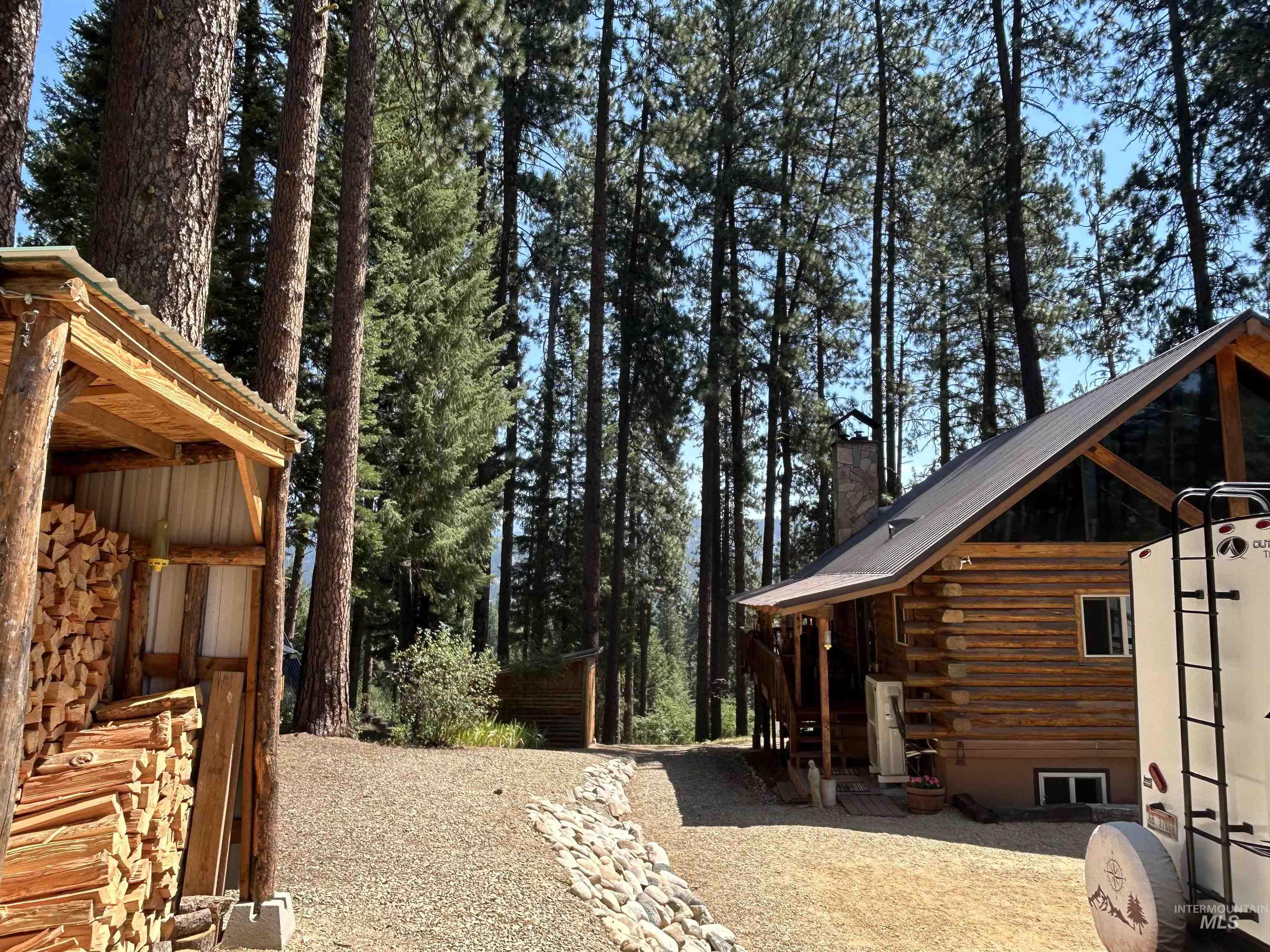 5 Moonglow Circle, Garden Valley, Idaho 83622, 3 Bedrooms, 2 Bathrooms, Residential For Sale, Price $525,000,MLS 98995267