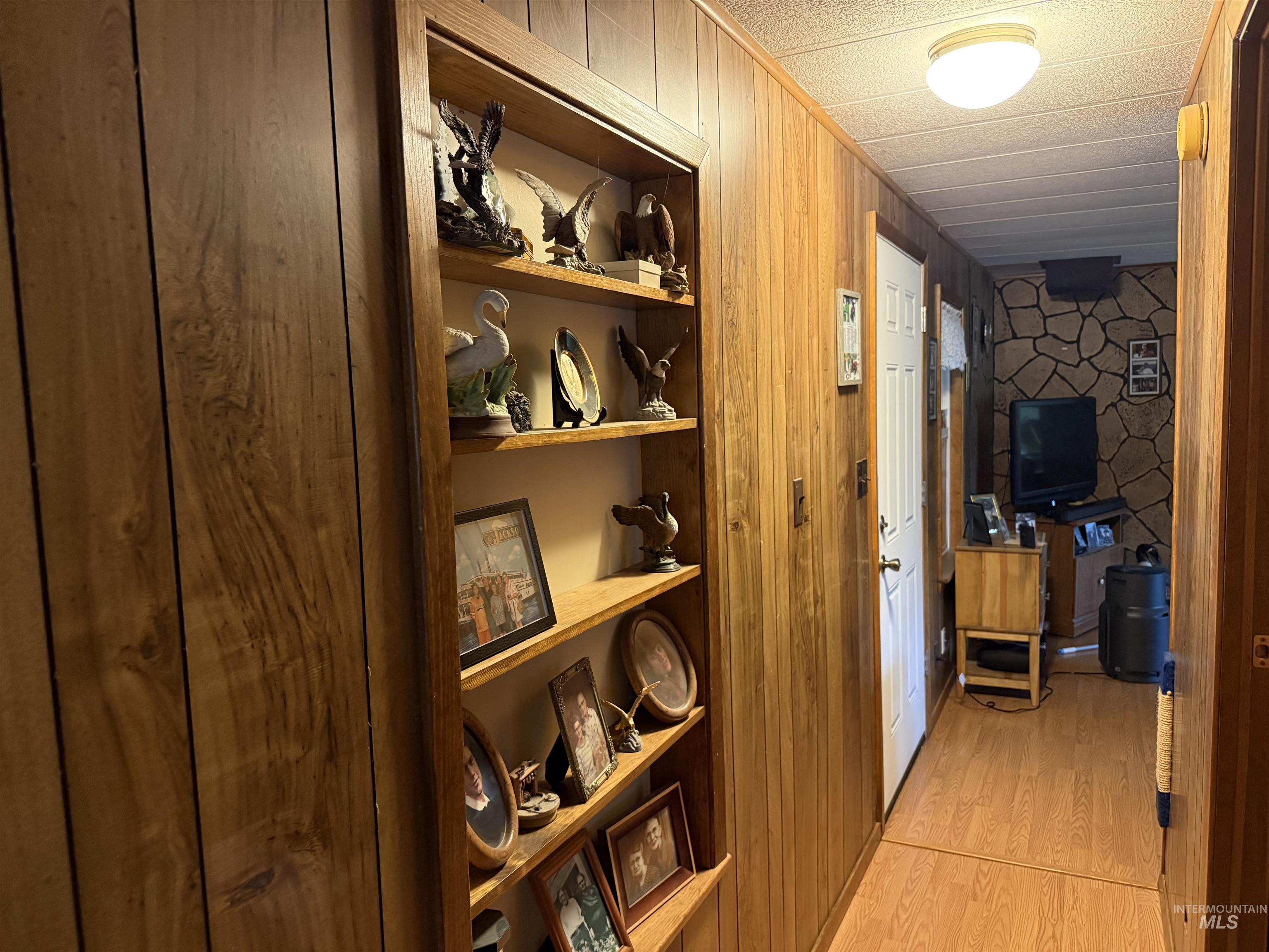 733 Pleasant Valley Road, Stites, Idaho 83552, 2 Bedrooms, 1.5 Bathrooms, Residential For Sale, Price $325,000, 98995268