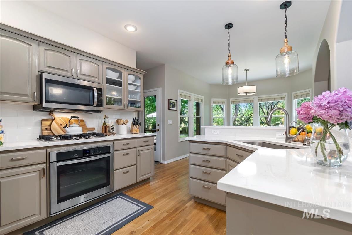 552 E River Quarry Ct., Eagle, Idaho 83616, 4 Bedrooms, 2.5 Bathrooms, Residential For Sale, Price $998,000, 98995271