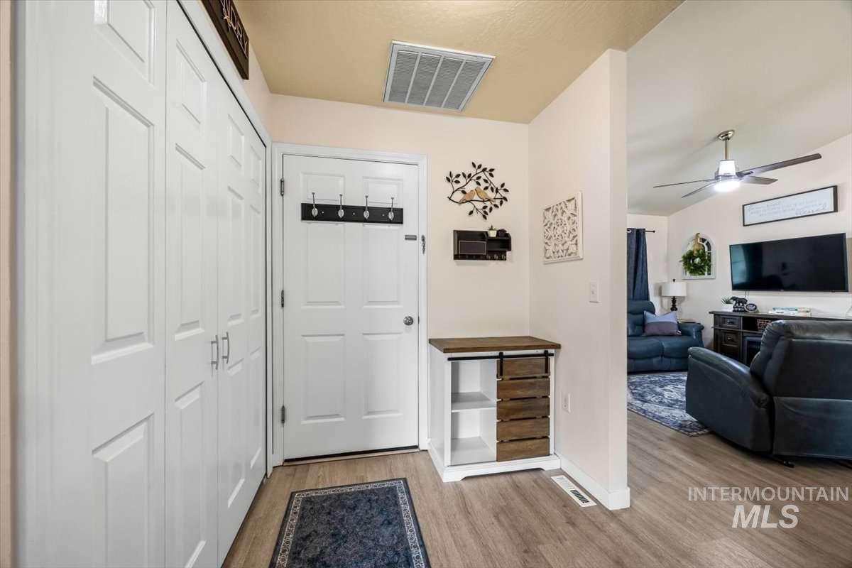 3308 Airport Ave, Caldwell, Idaho 83605, 3 Bedrooms, 2 Bathrooms, Residential For Sale, Price $335,000, 98995273