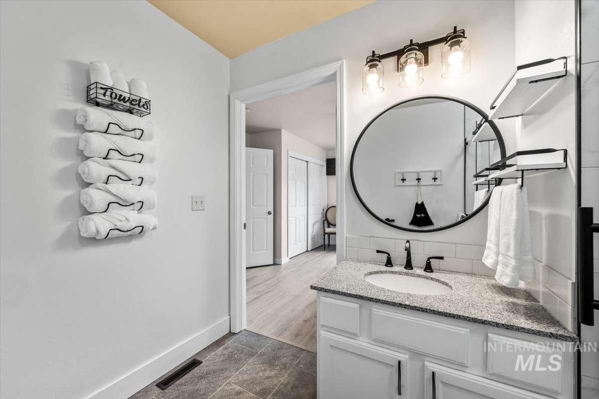 3308 Airport Ave, Caldwell, Idaho 83605, 3 Bedrooms, 2 Bathrooms, Residential For Sale, Price $335,000, 98995273