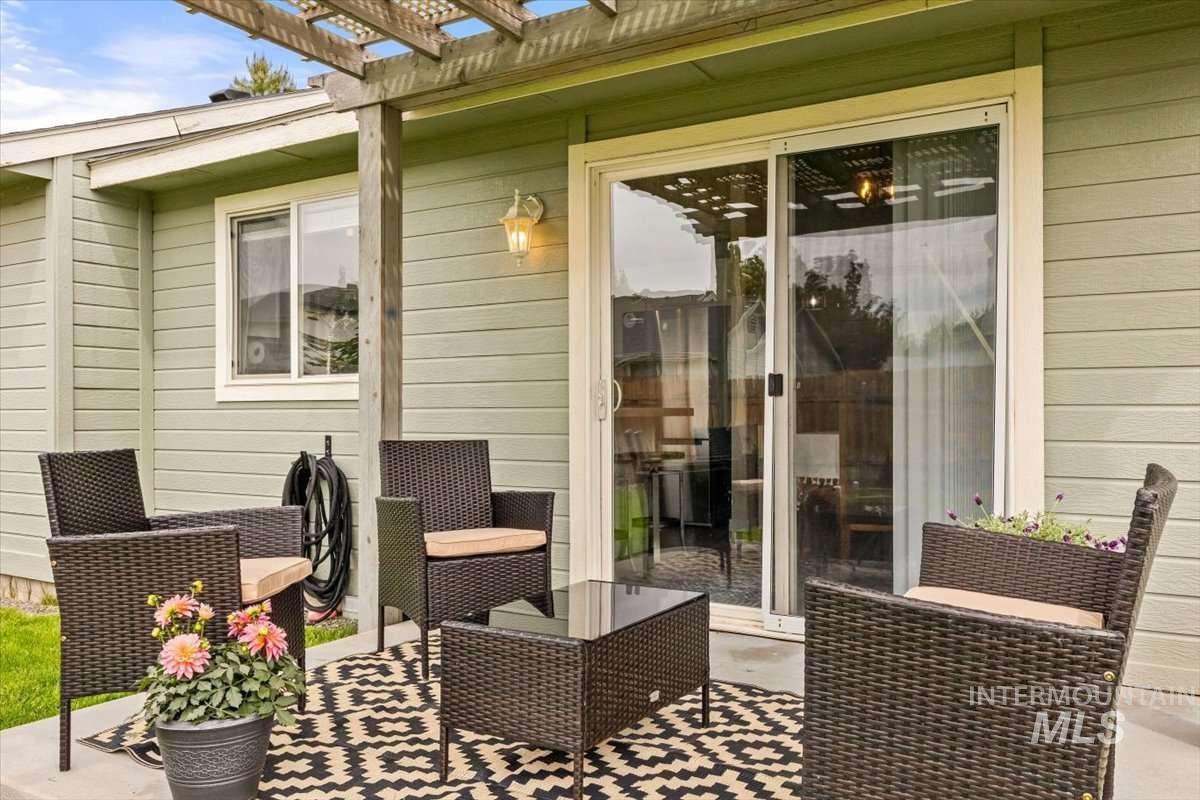3308 Airport Ave, Caldwell, Idaho 83605, 3 Bedrooms, 2 Bathrooms, Residential For Sale, Price $335,000, 98995273