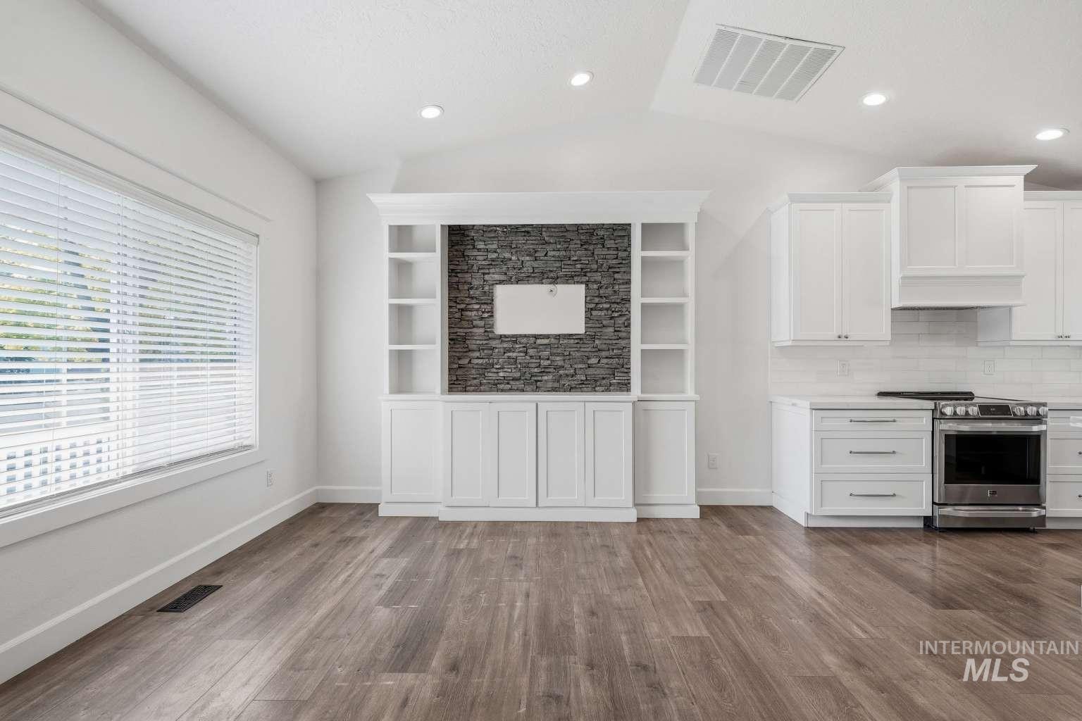 16789 N Wentworth Ln, Nampa, Idaho 83687, 3 Bedrooms, 3 Bathrooms, Residential For Sale, Price $410,000, 98995277