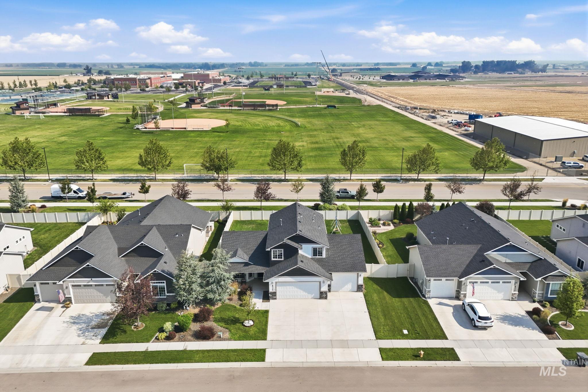 8324 E. Stone Valley, Nampa, Idaho 83687, 3 Bedrooms, 2.5 Bathrooms, Residential For Sale, Price $434,000, 98995282