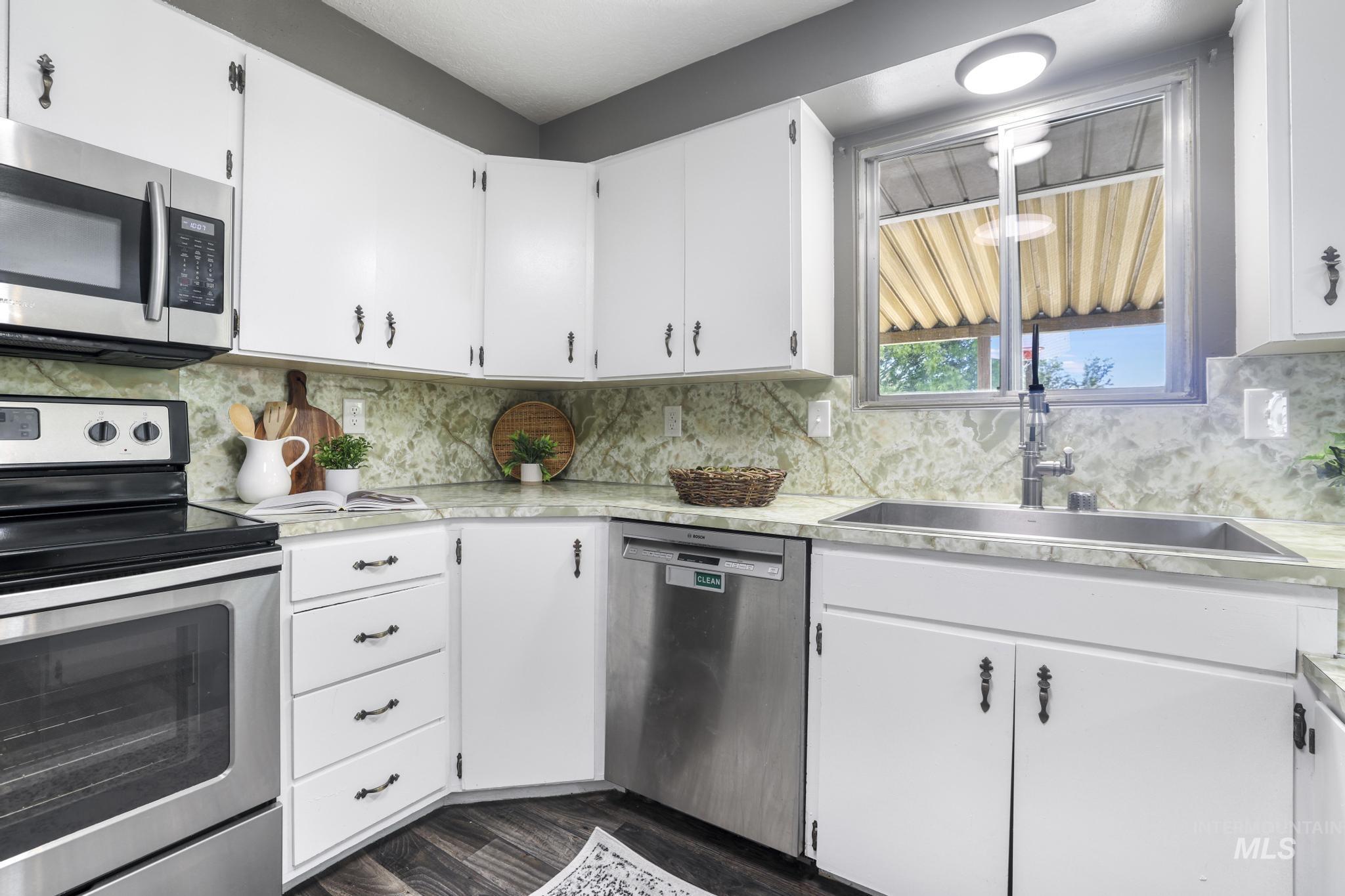 207 Sage St., Kimberly, Idaho 83341, 5 Bedrooms, 3 Bathrooms, Residential For Sale, Price $389,000, 98995283