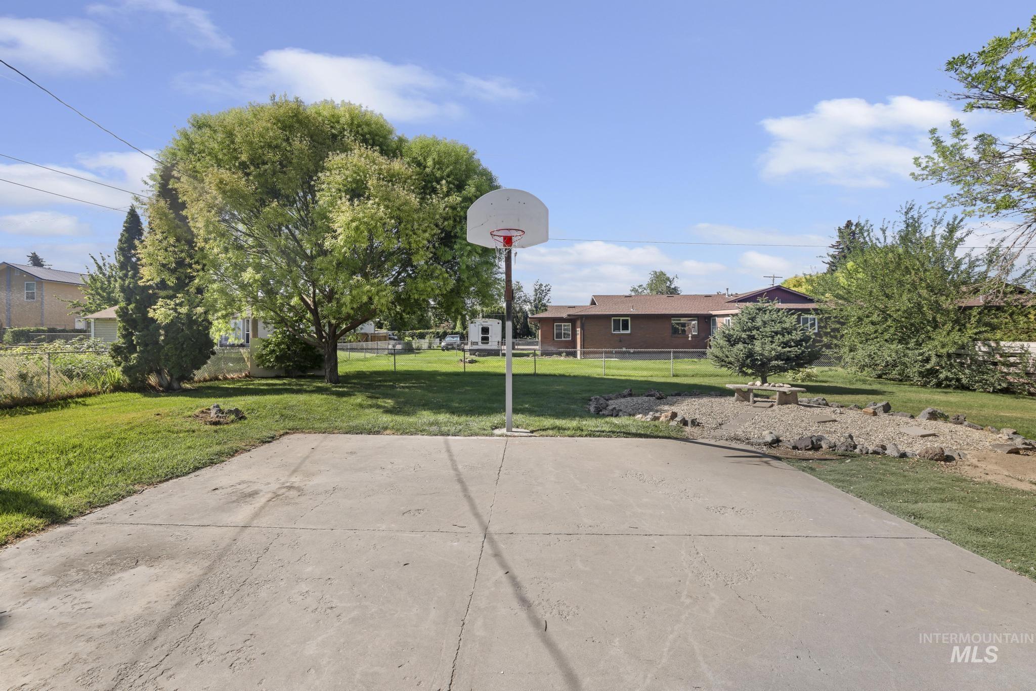 207 Sage St., Kimberly, Idaho 83341, 5 Bedrooms, 3 Bathrooms, Residential For Sale, Price $389,000, 98995283