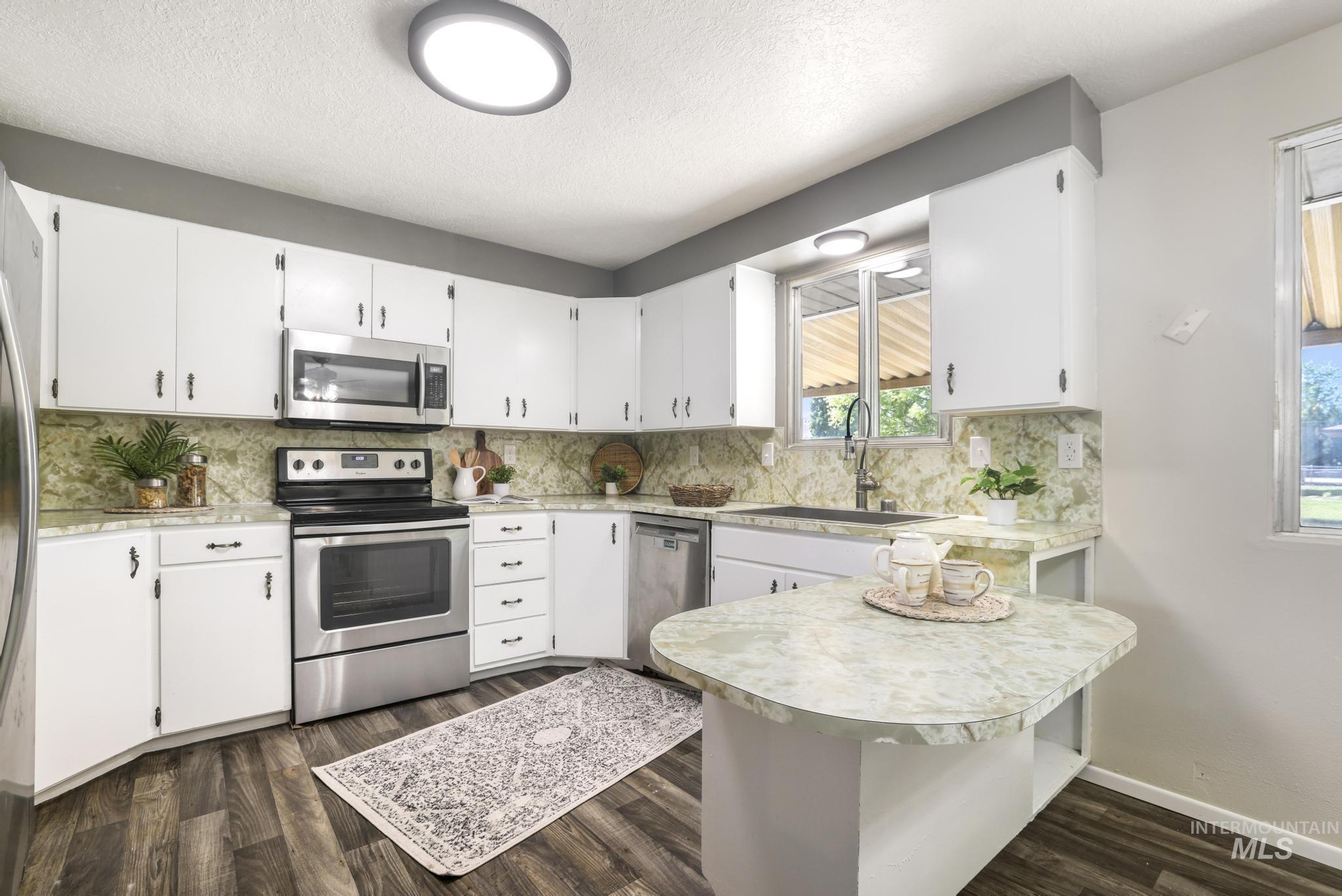 207 Sage St., Kimberly, Idaho 83341, 5 Bedrooms, 3 Bathrooms, Residential For Sale, Price $389,000, 98995283