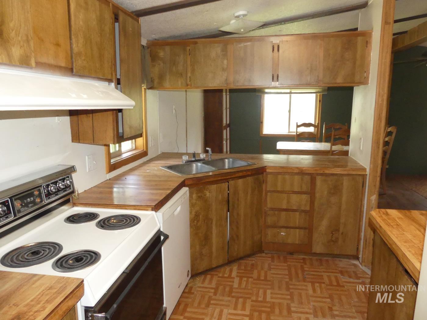 175 Angus, Donnelly, Idaho 83615, 3 Bedrooms, 2 Bathrooms, Residential For Sale, Price $299,500,MLS 98995288
