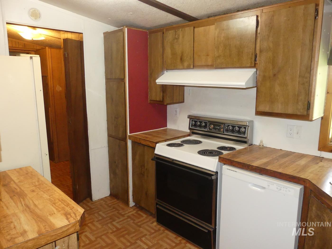 175 Angus, Donnelly, Idaho 83615, 3 Bedrooms, 2 Bathrooms, Residential For Sale, Price $299,500,MLS 98995288