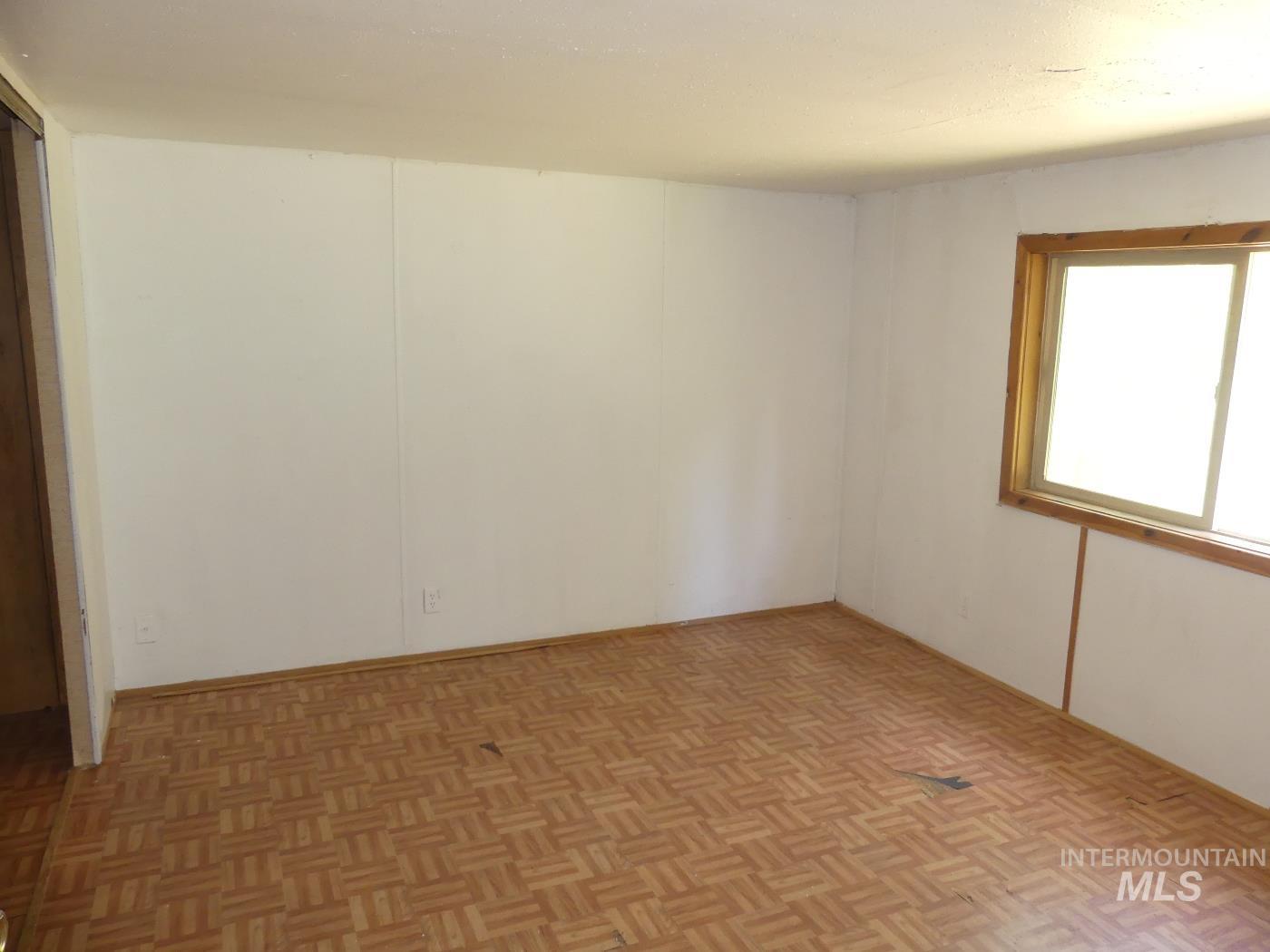 175 Angus, Donnelly, Idaho 83615, 3 Bedrooms, 2 Bathrooms, Residential For Sale, Price $299,500,MLS 98995288