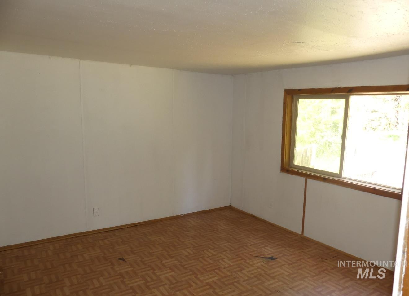 175 Angus, Donnelly, Idaho 83615, 3 Bedrooms, 2 Bathrooms, Residential For Sale, Price $299,500,MLS 98995288